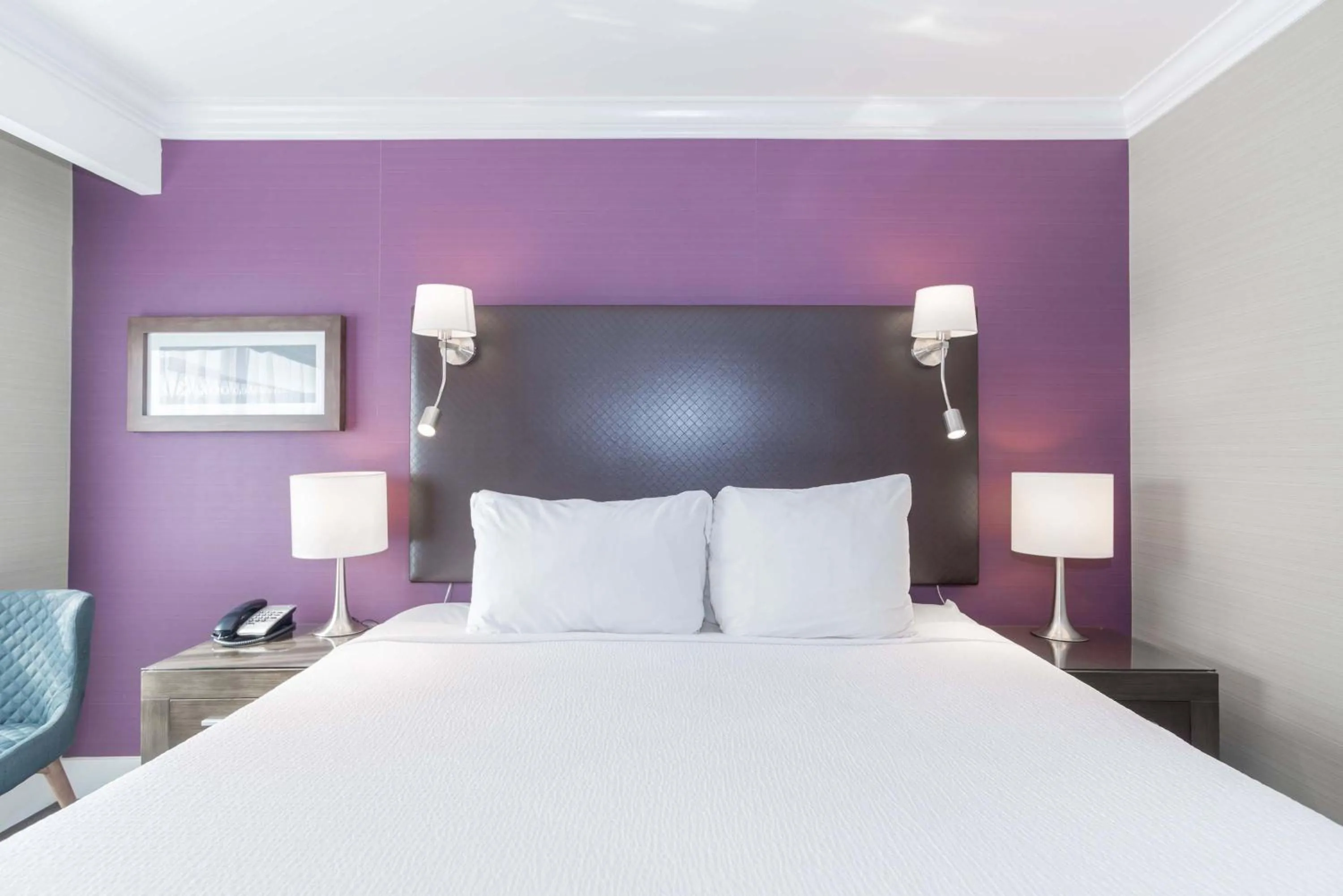 Photo of the whole room, Bed in Sandman Signature Kamloops Hotel