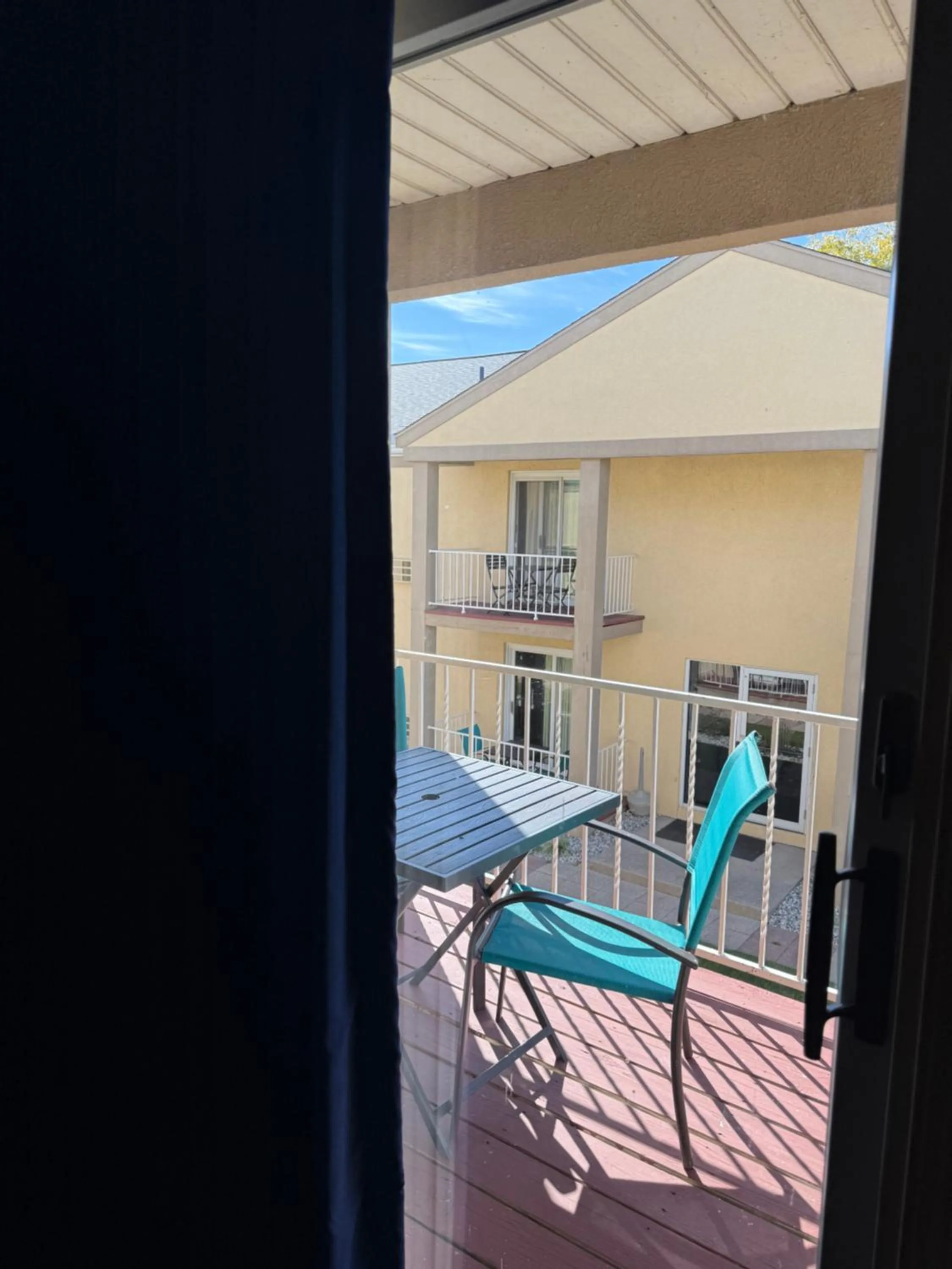 Clinton Inn & Suites