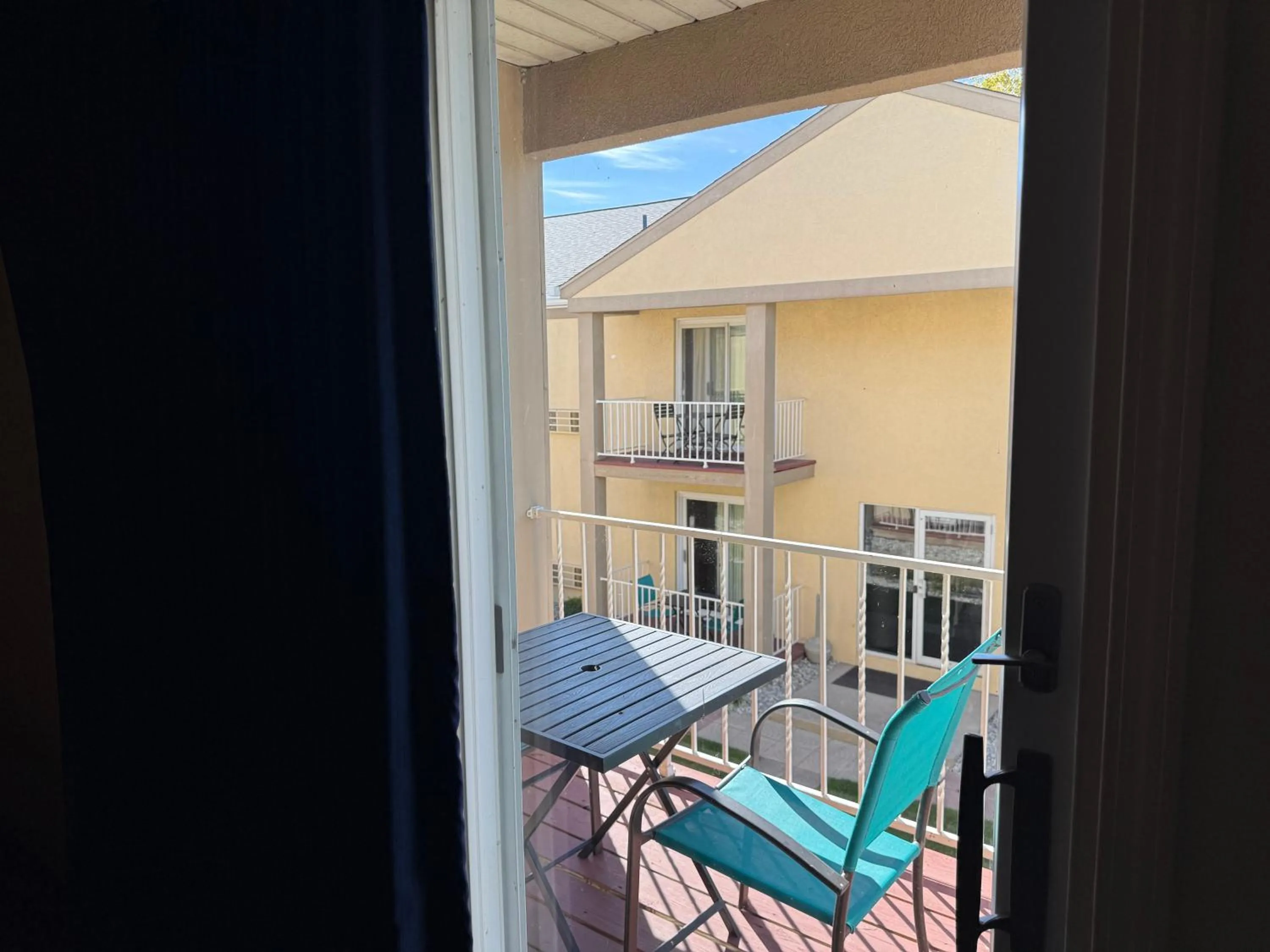 Clinton Inn & Suites