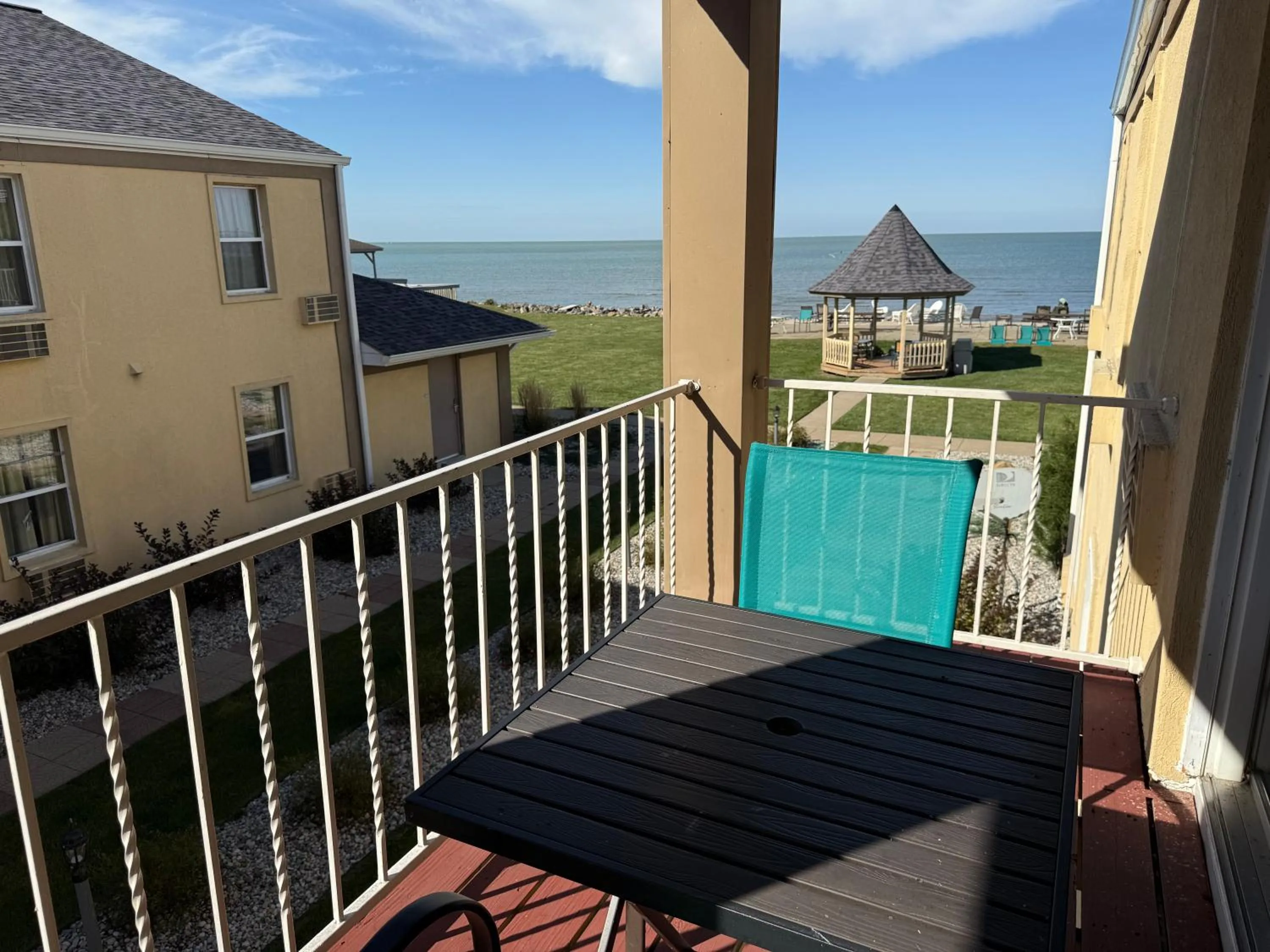 Clinton Inn & Suites