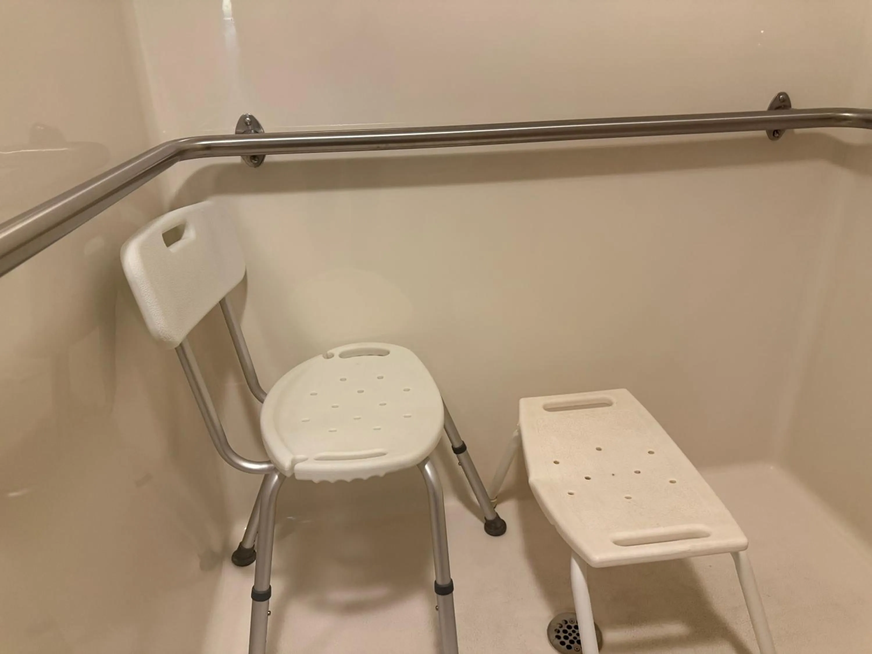 Clinton Inn & Suites