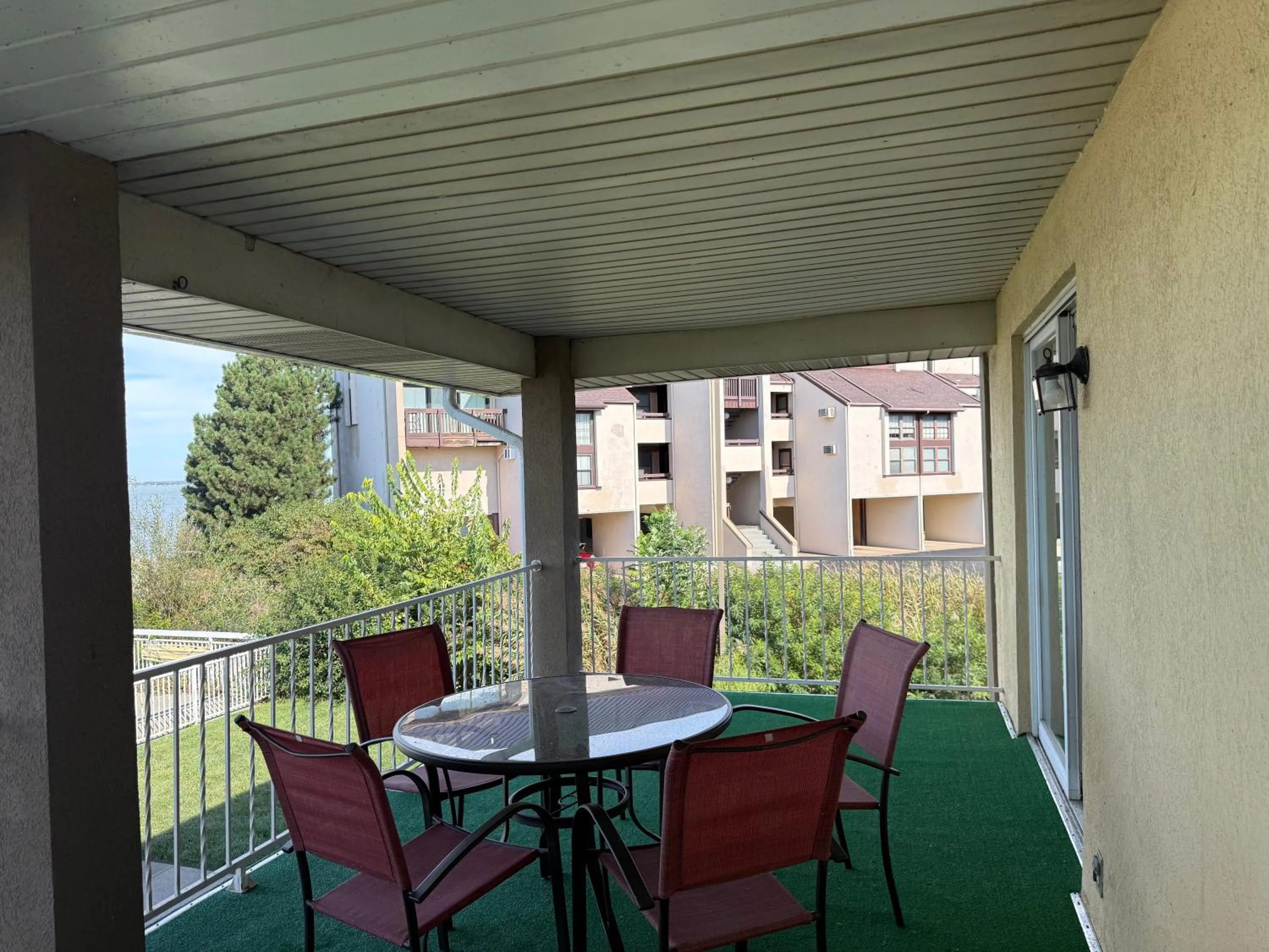 Clinton Inn & Suites