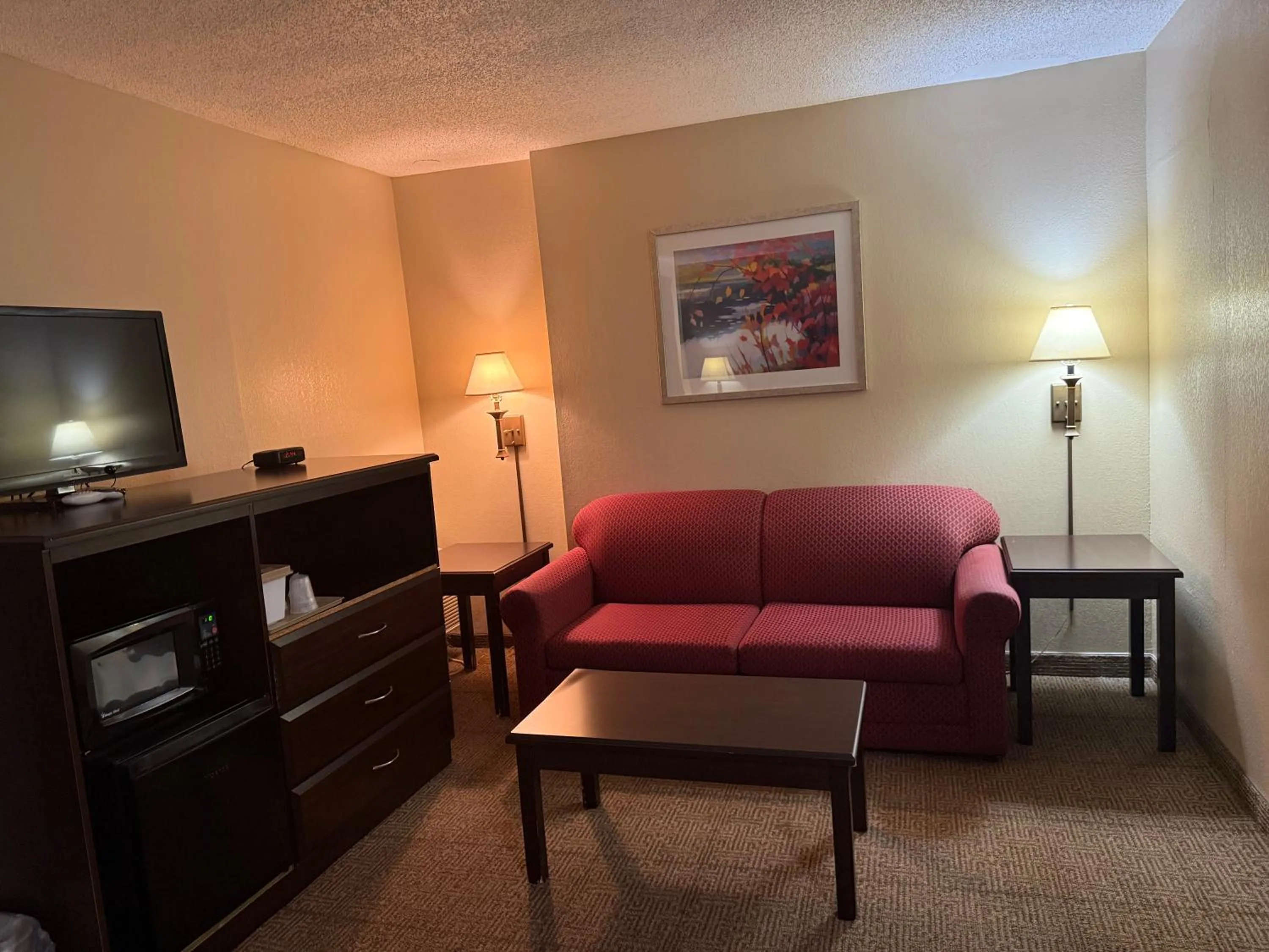 Clinton Inn & Suites