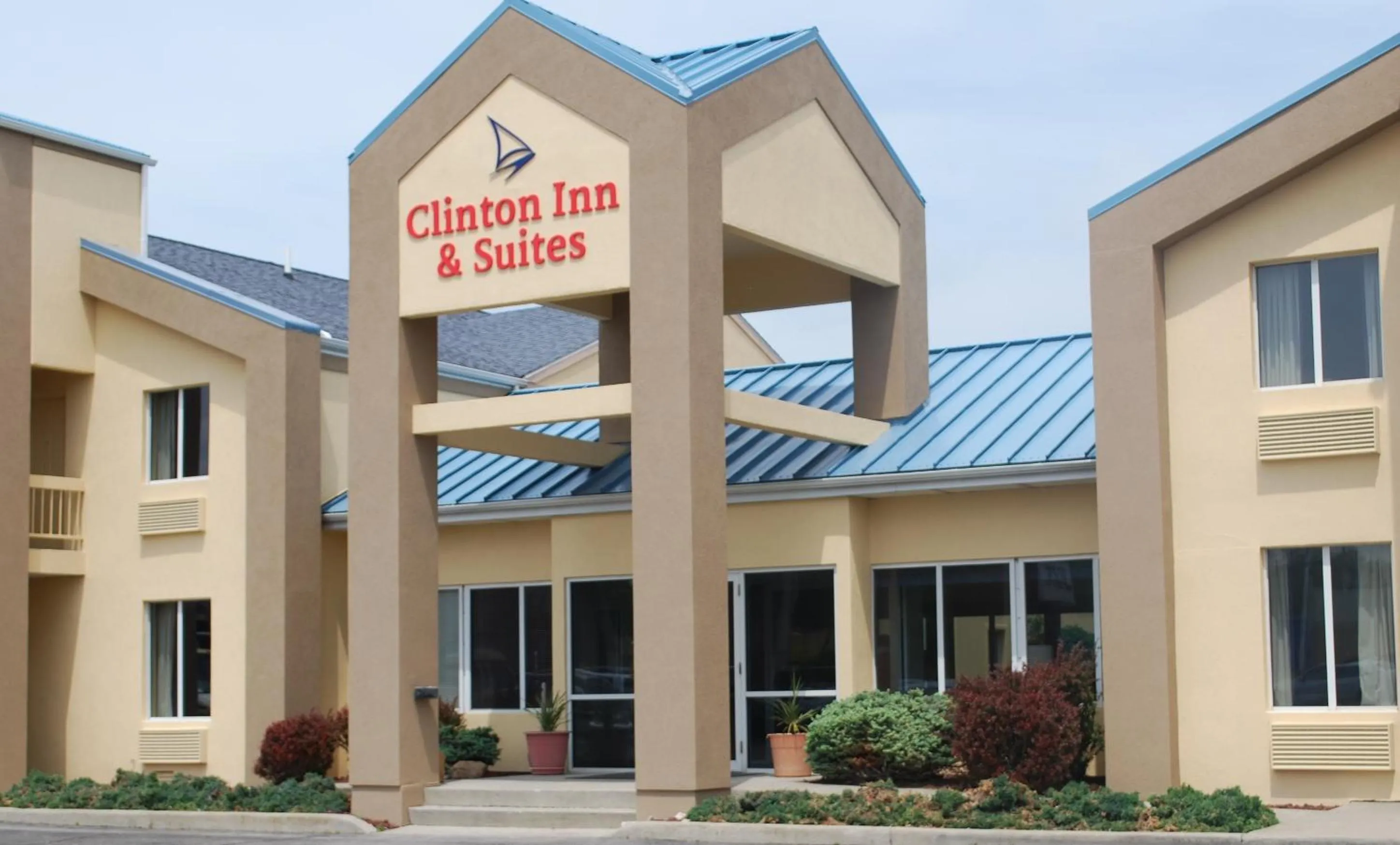 Facade/entrance in Clinton Inn & Suites
