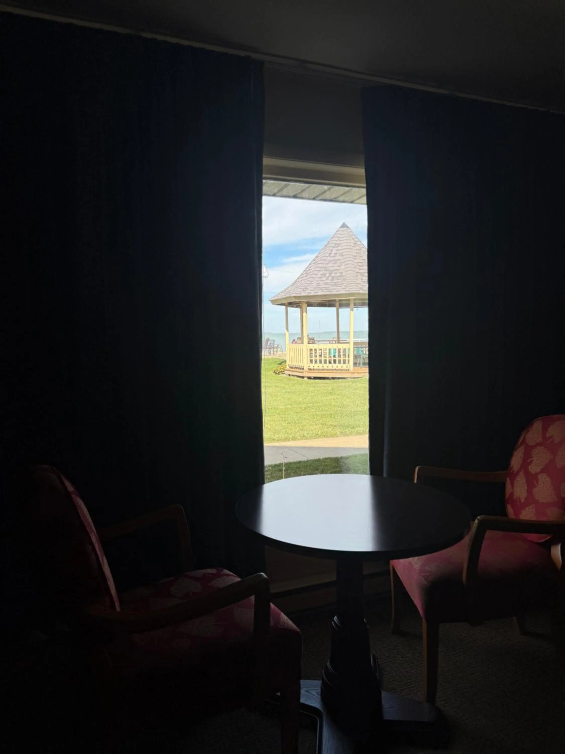 Clinton Inn & Suites