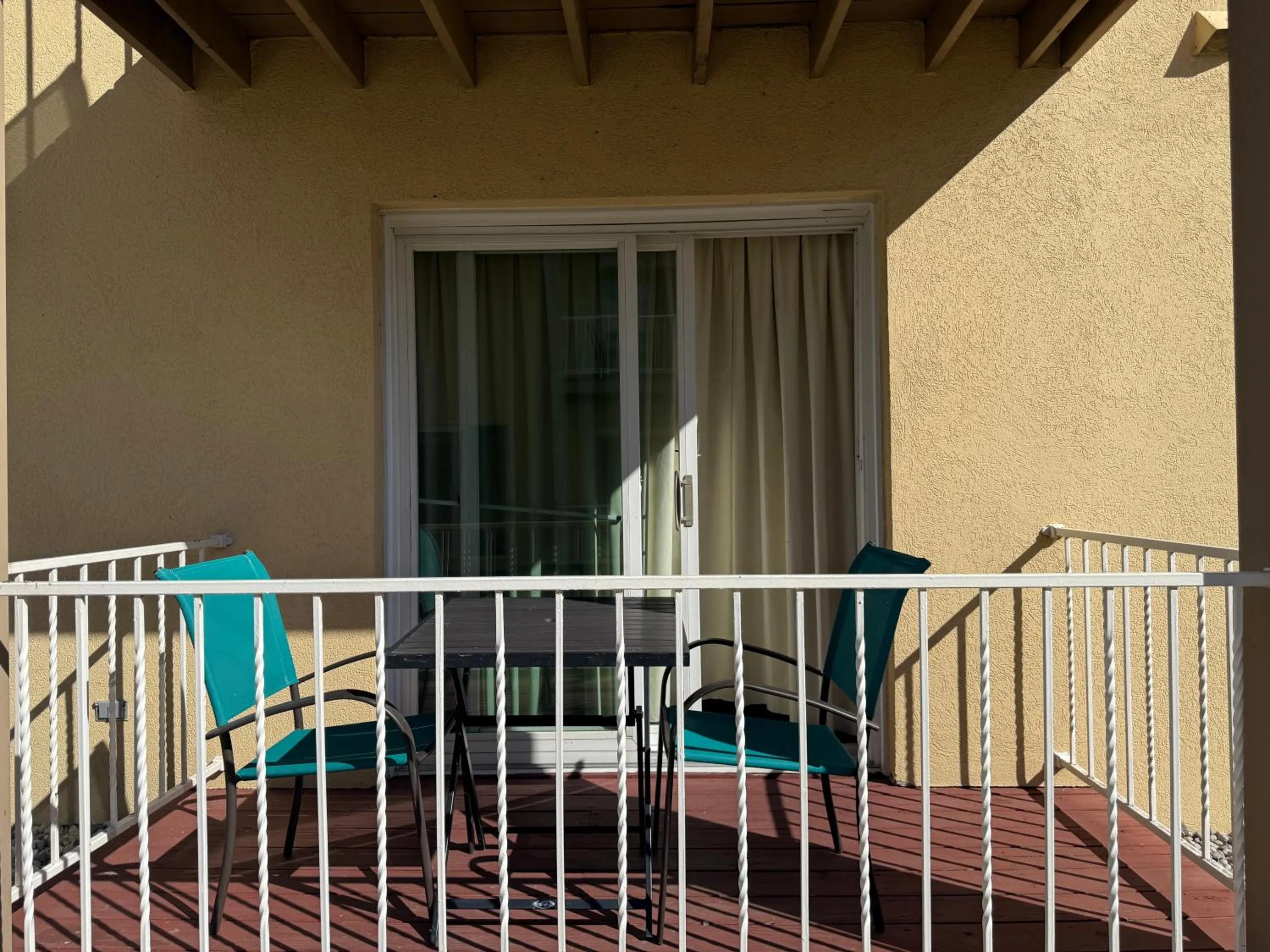 Clinton Inn & Suites