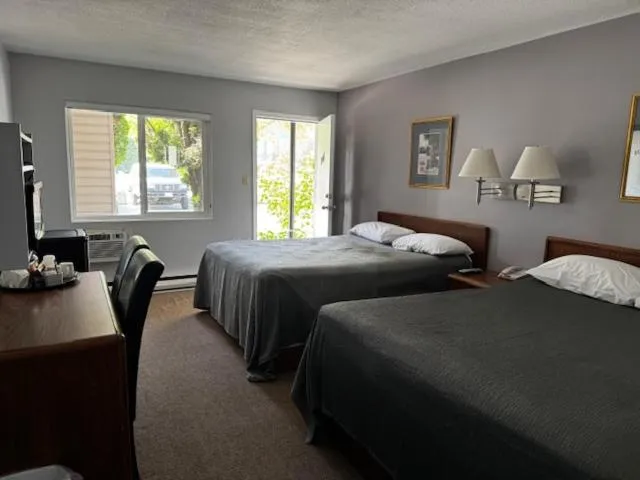 Bed in Clearwater Country Inn