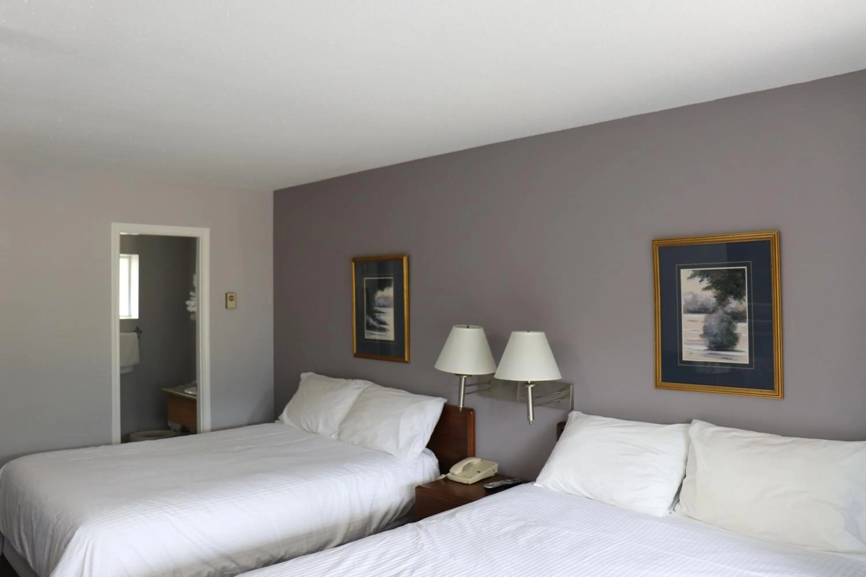 Standard Queen Room with Two Queen Beds in Clearwater Country Inn