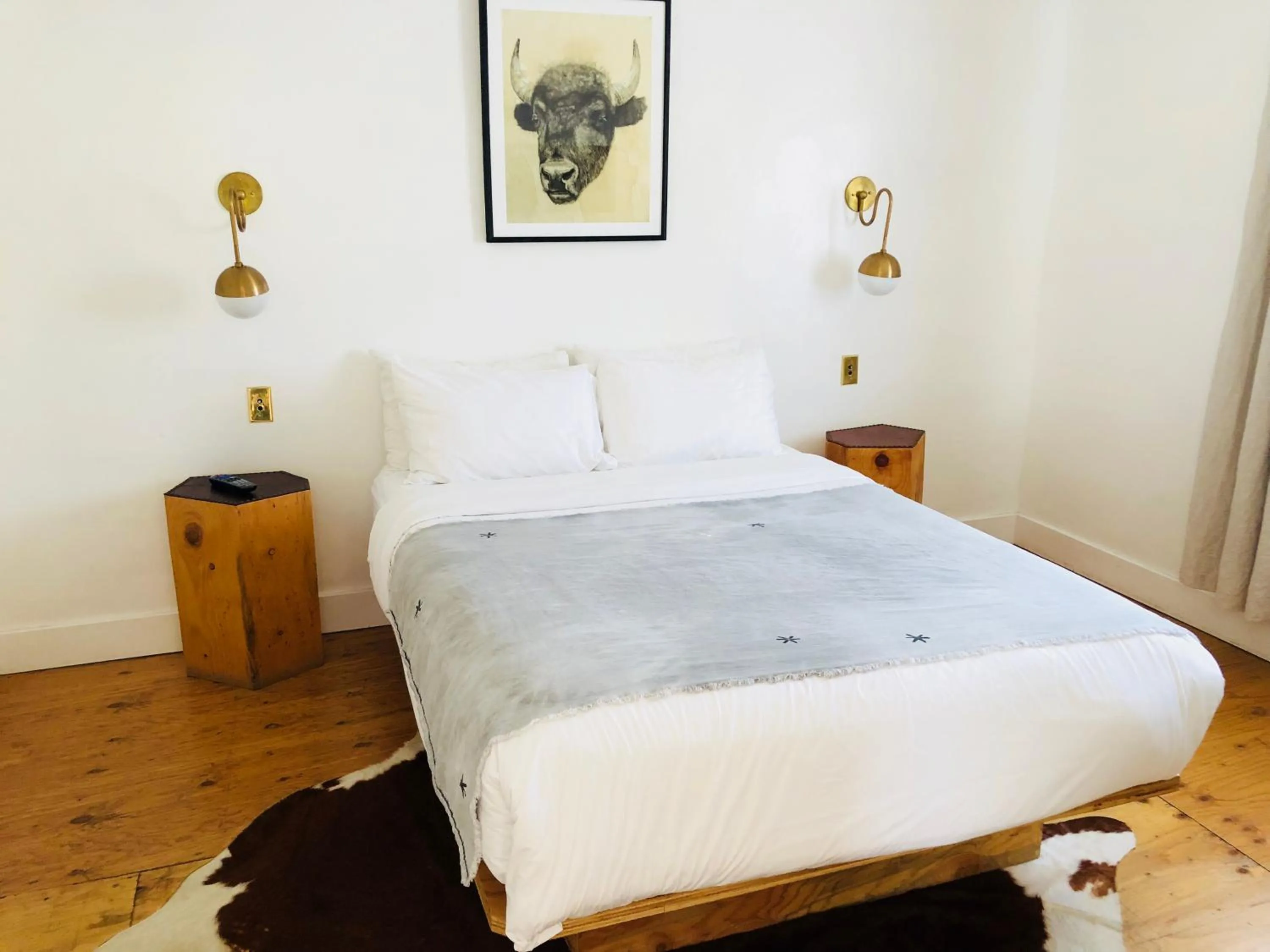 Bed in Alamo Motel