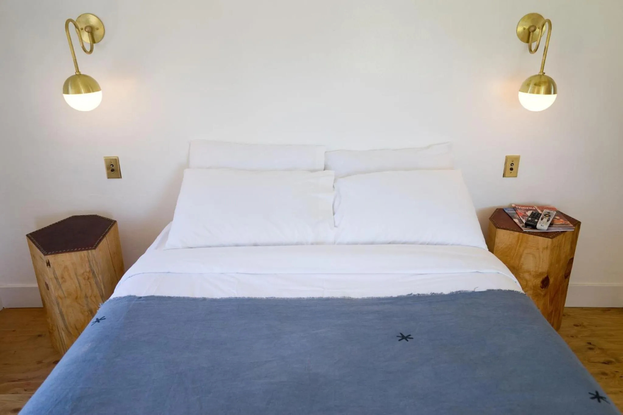 Bed in Alamo Motel