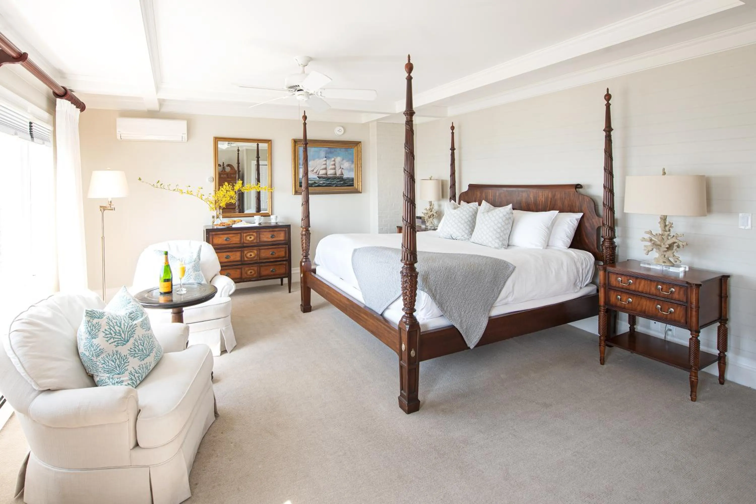 Bed in Cape Arundel Inn and Resort