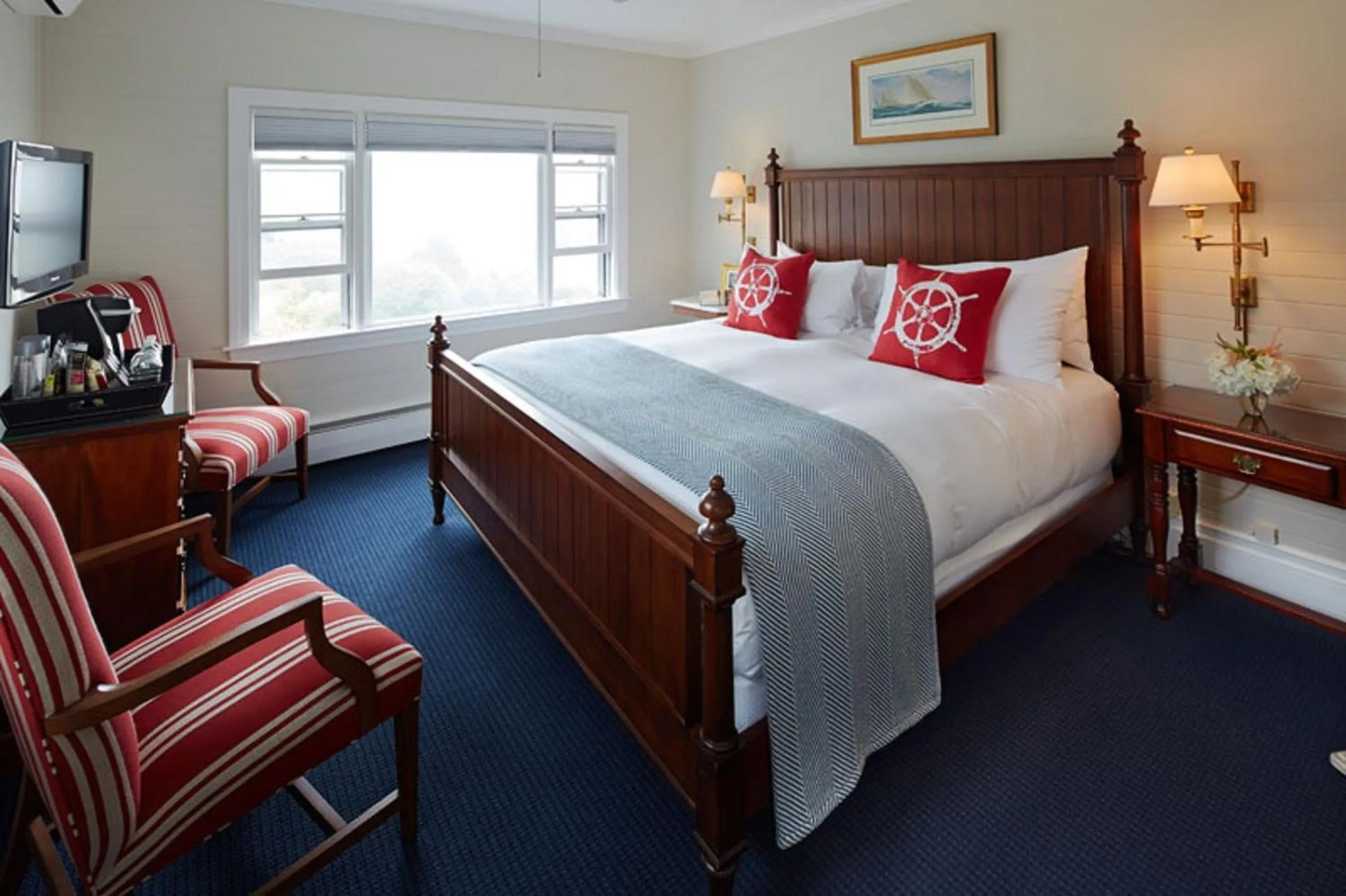 Bed in Cape Arundel Inn and Resort