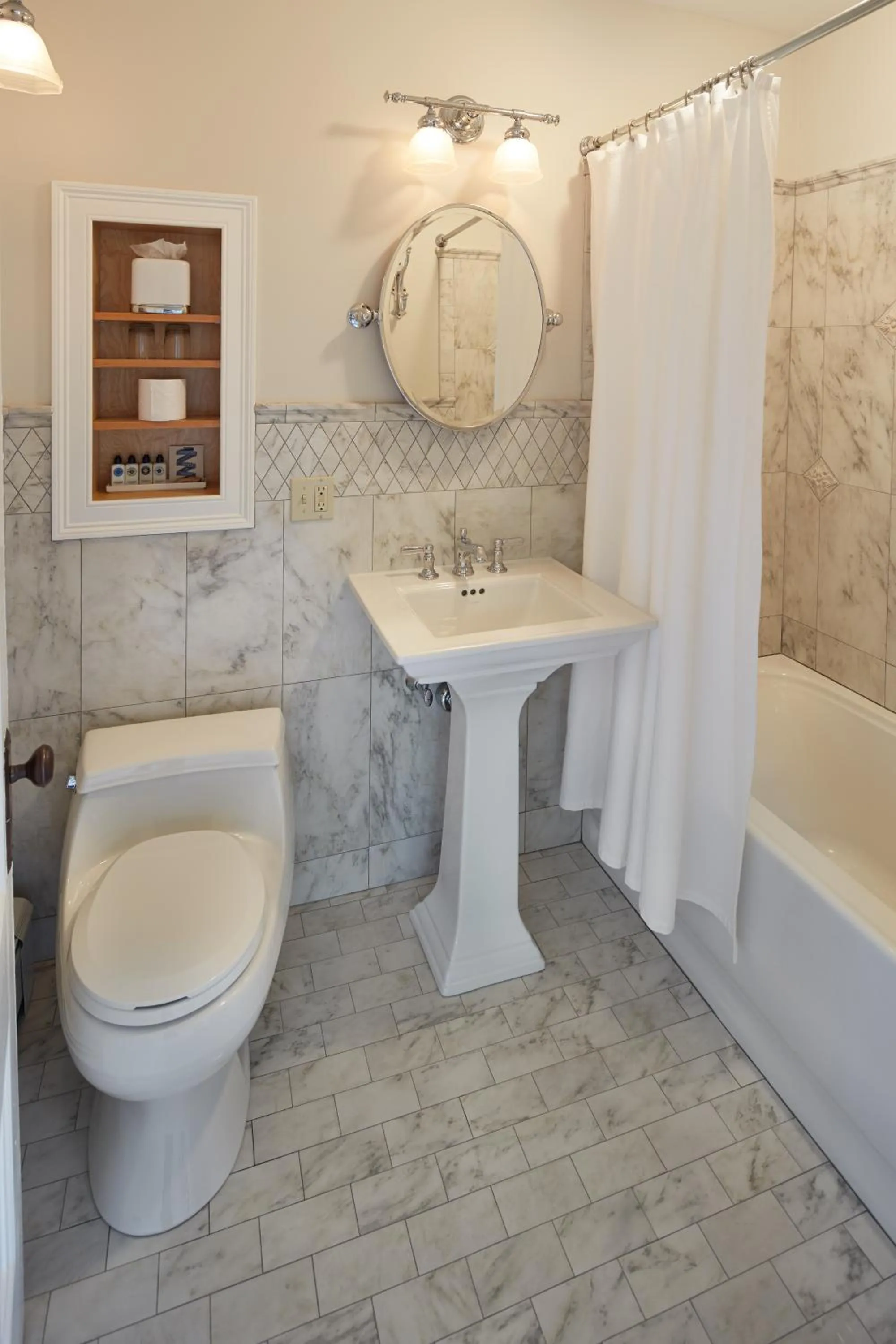 Shower in Cape Arundel Inn and Resort