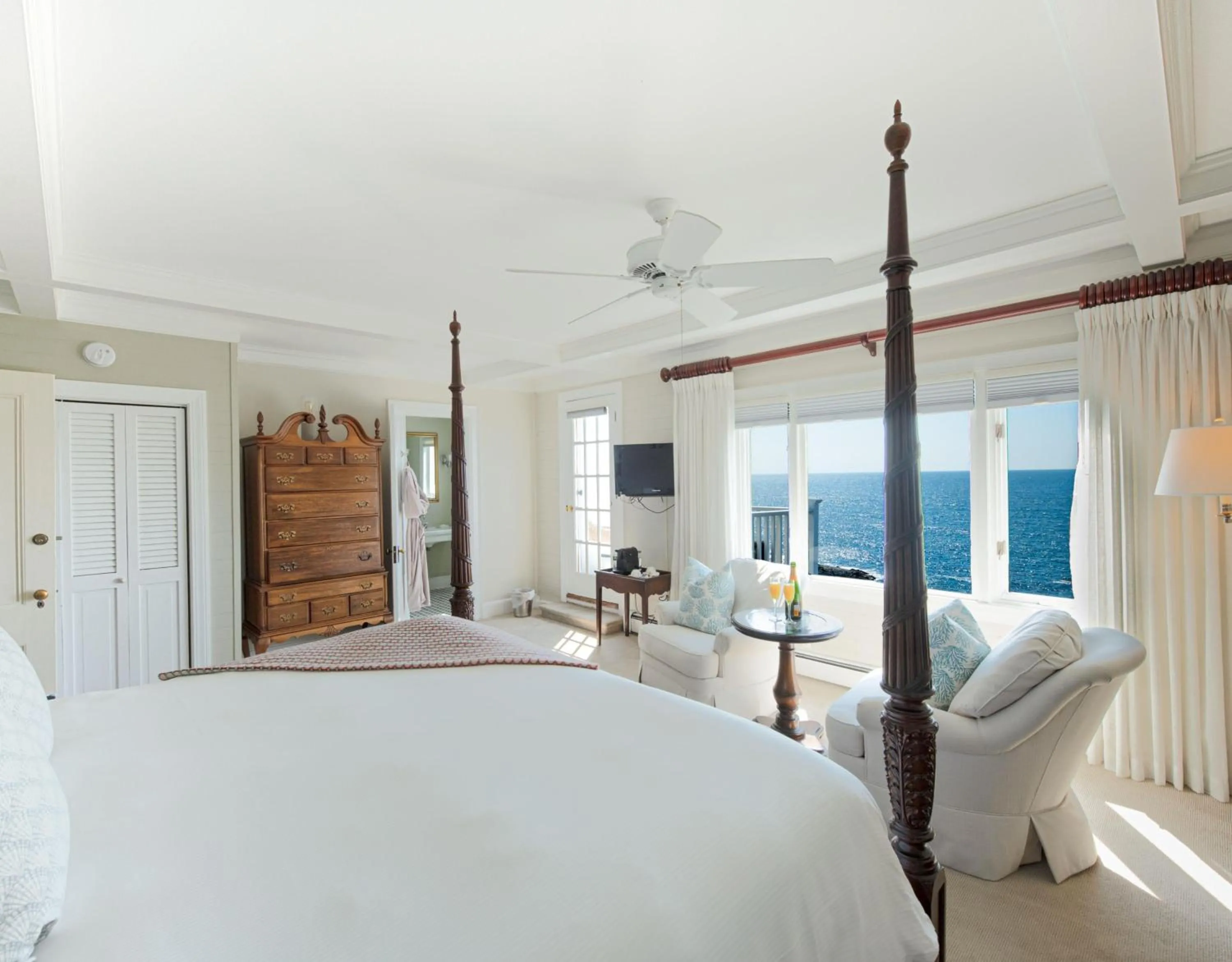 Bedroom, Bed in Cape Arundel Inn and Resort