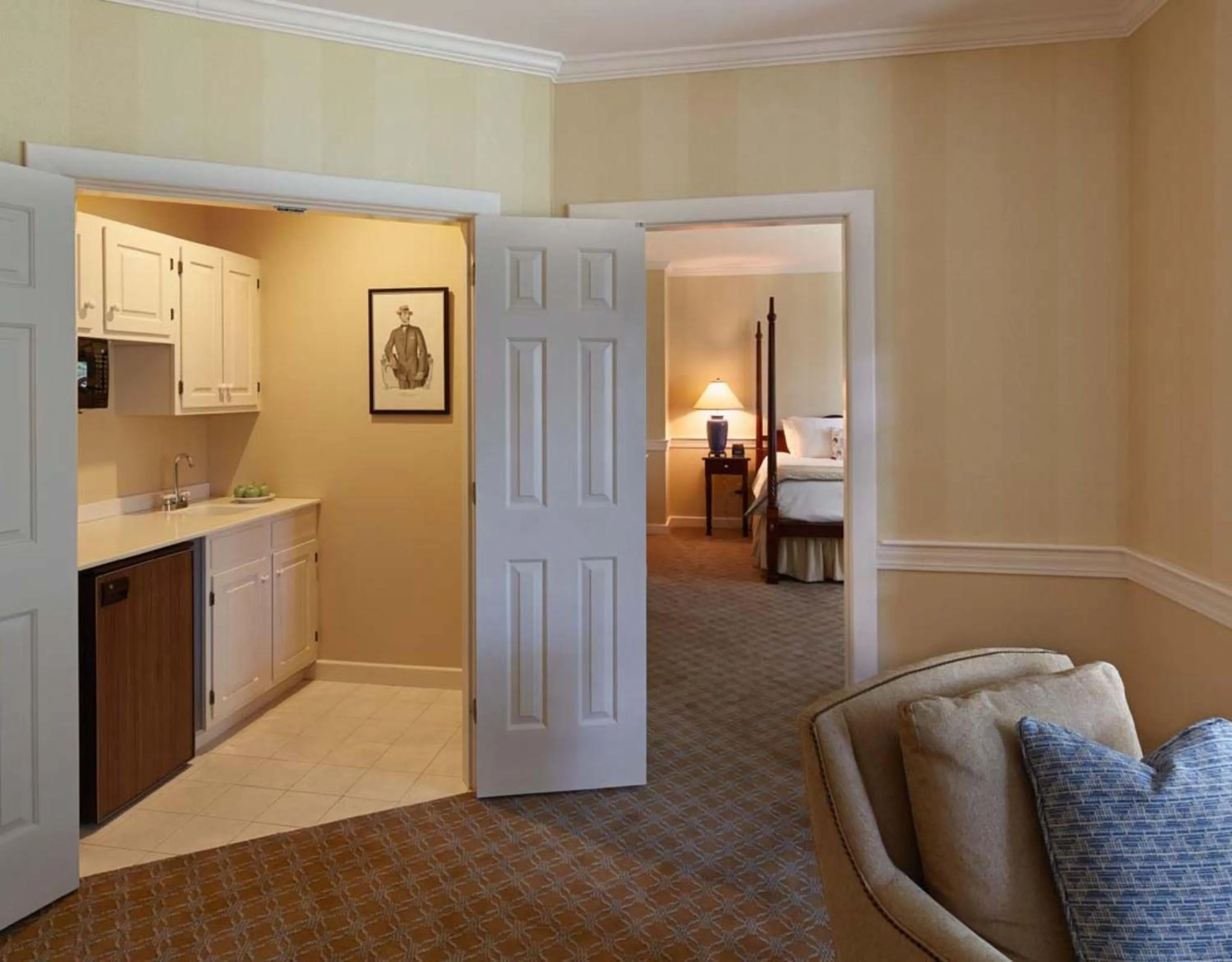 Bedroom, Bed in Cape Arundel Inn and Resort