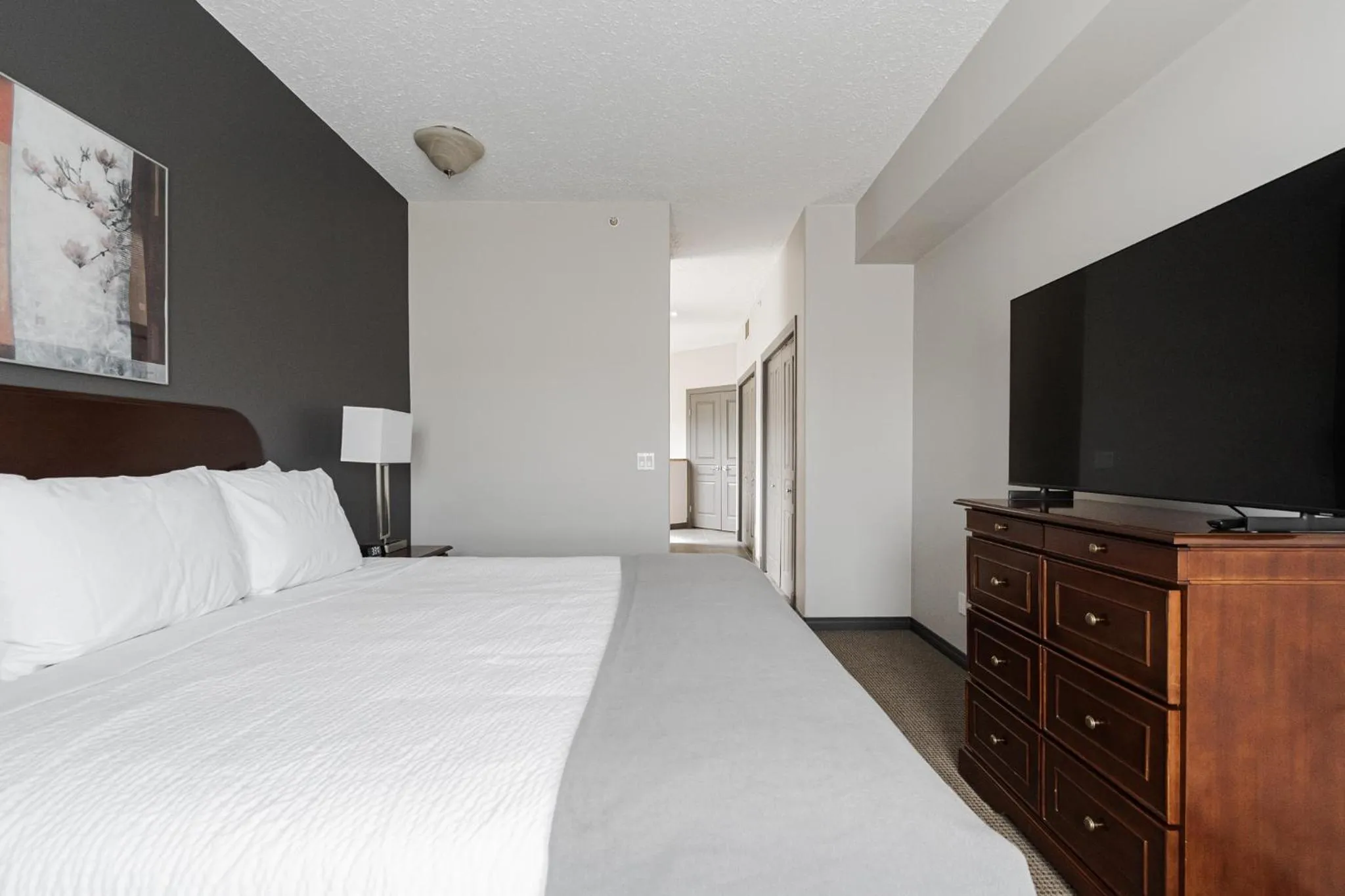 Bedroom, Bed in Premier Residence - Fort McMurray