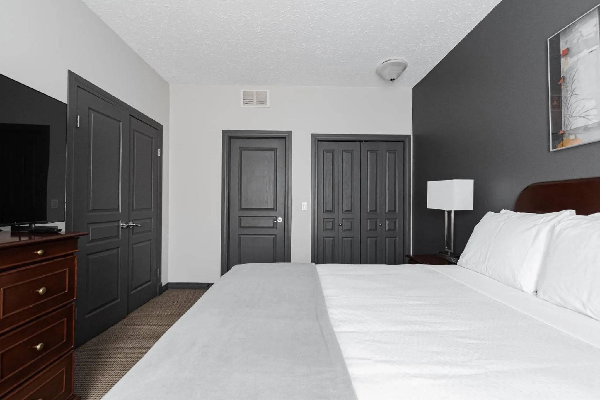 Bedroom, Bed in Premier Residence - Fort McMurray