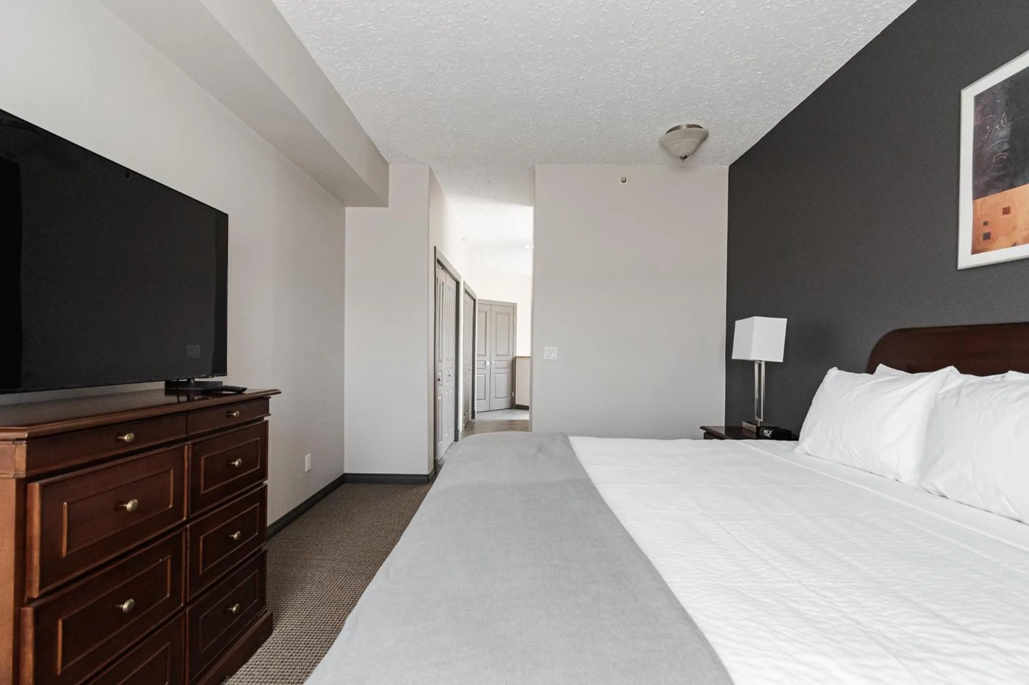 Bedroom, Bed in Premier Residence - Fort McMurray