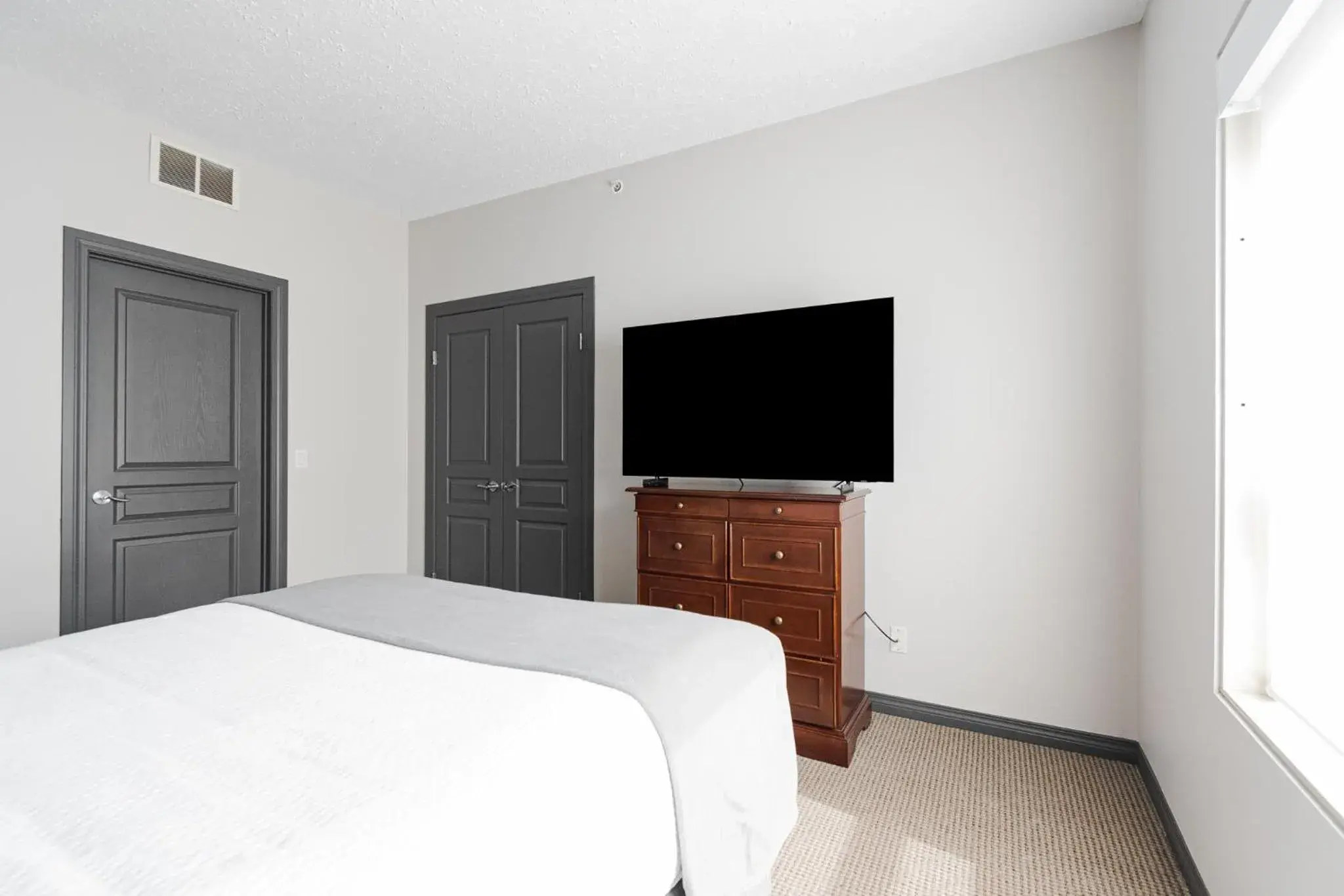 Three-Bedroom Suite in Premier Residence - Fort McMurray Three-Bedroom Suite in Premier Residence - Fort McMurray