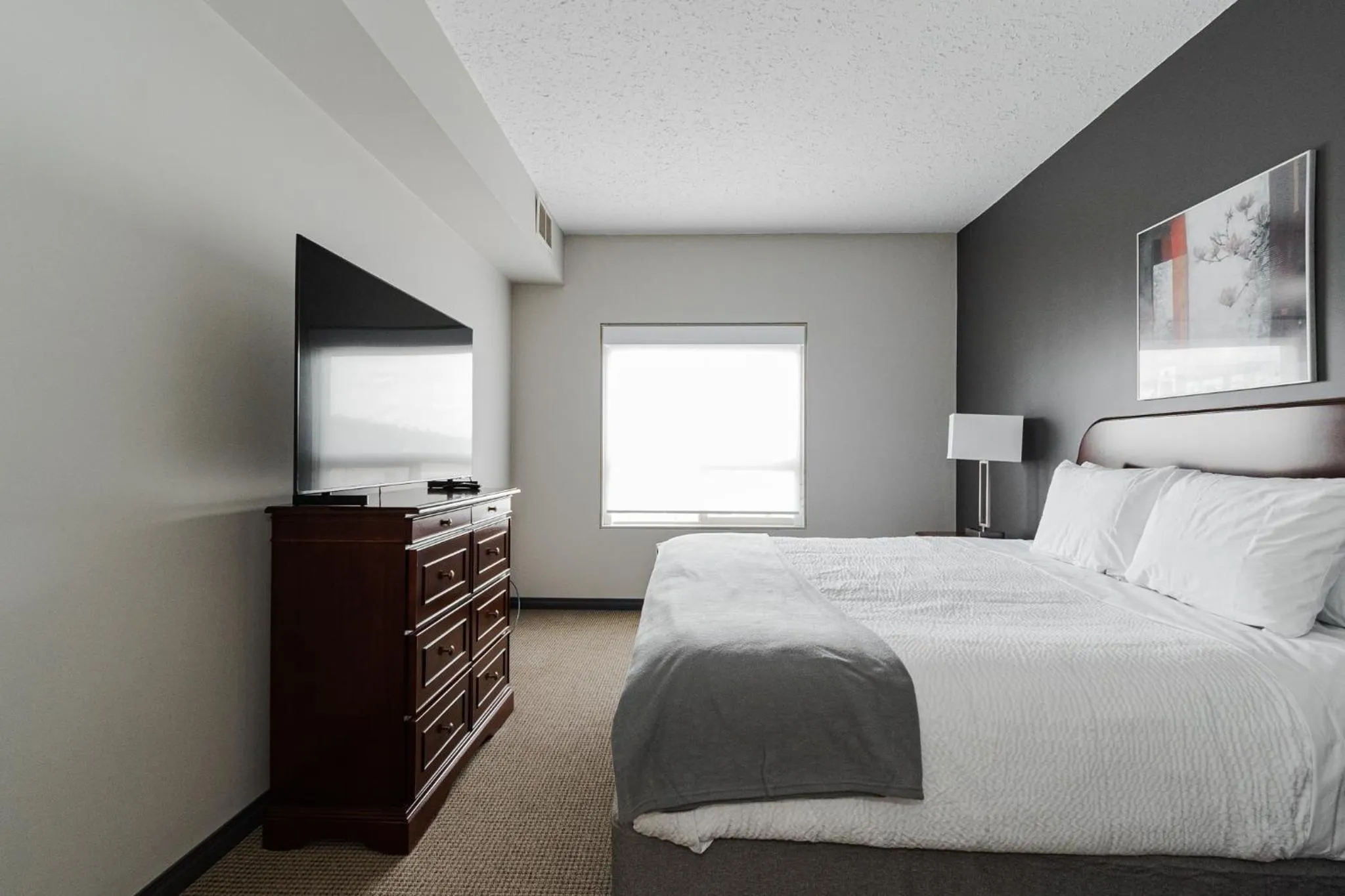 Bedroom, Bed in Premier Residence - Fort McMurray