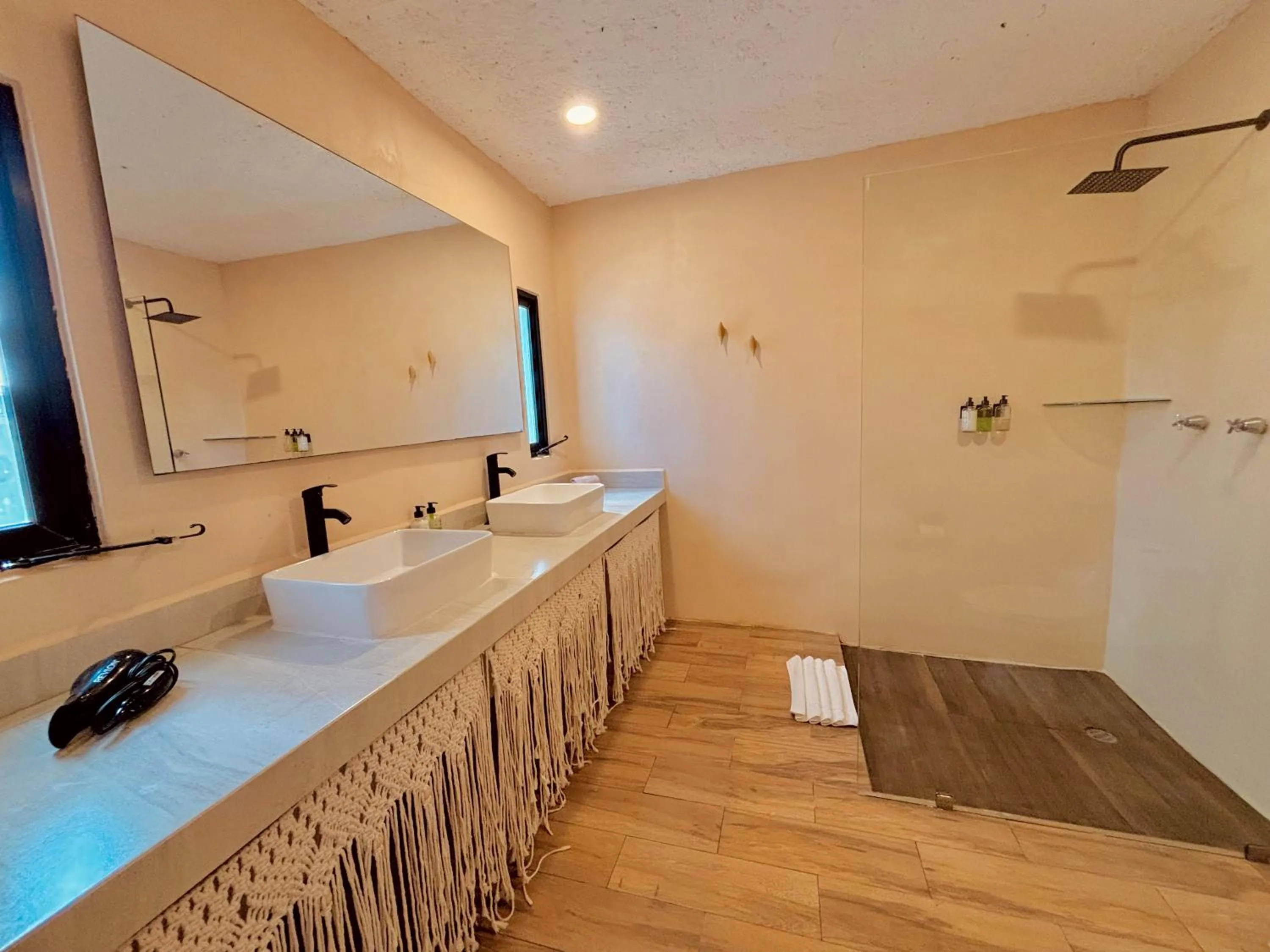 Shower in Mezcal Hotel