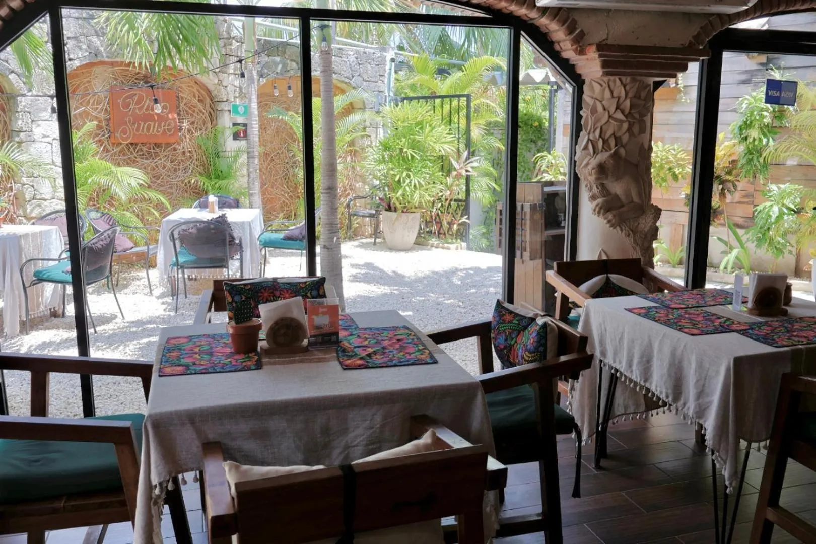 Restaurant/places to eat in Mezcal Hotel