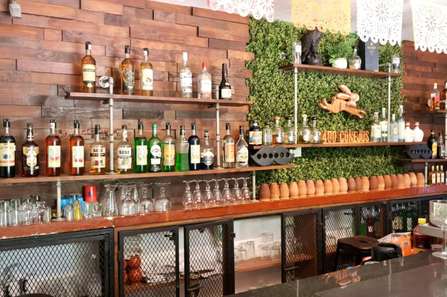 Restaurant/places to eat in Mezcal Hotel