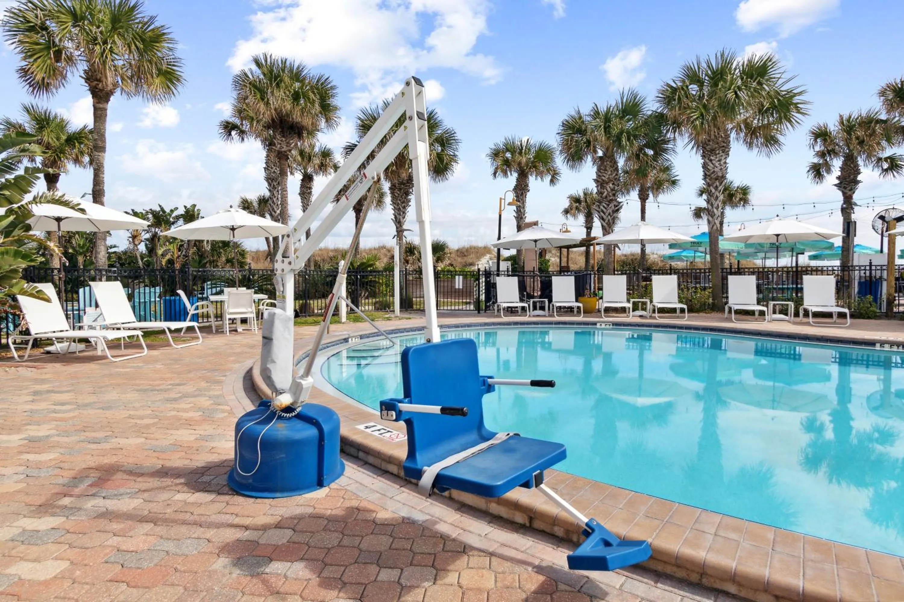 Swimming pool in Seahorse Oceanfront Inn