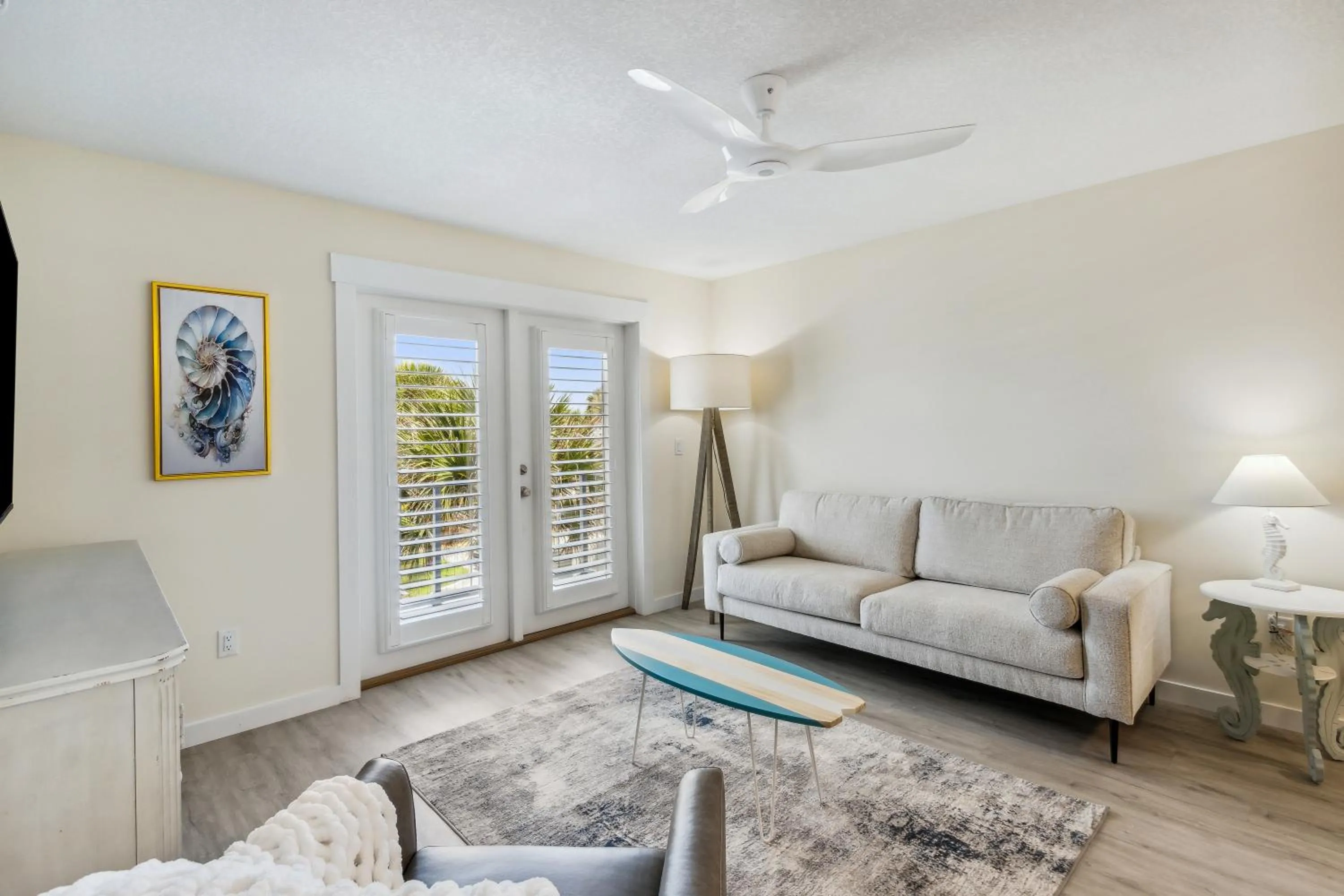 Living room in Seahorse Oceanfront Inn