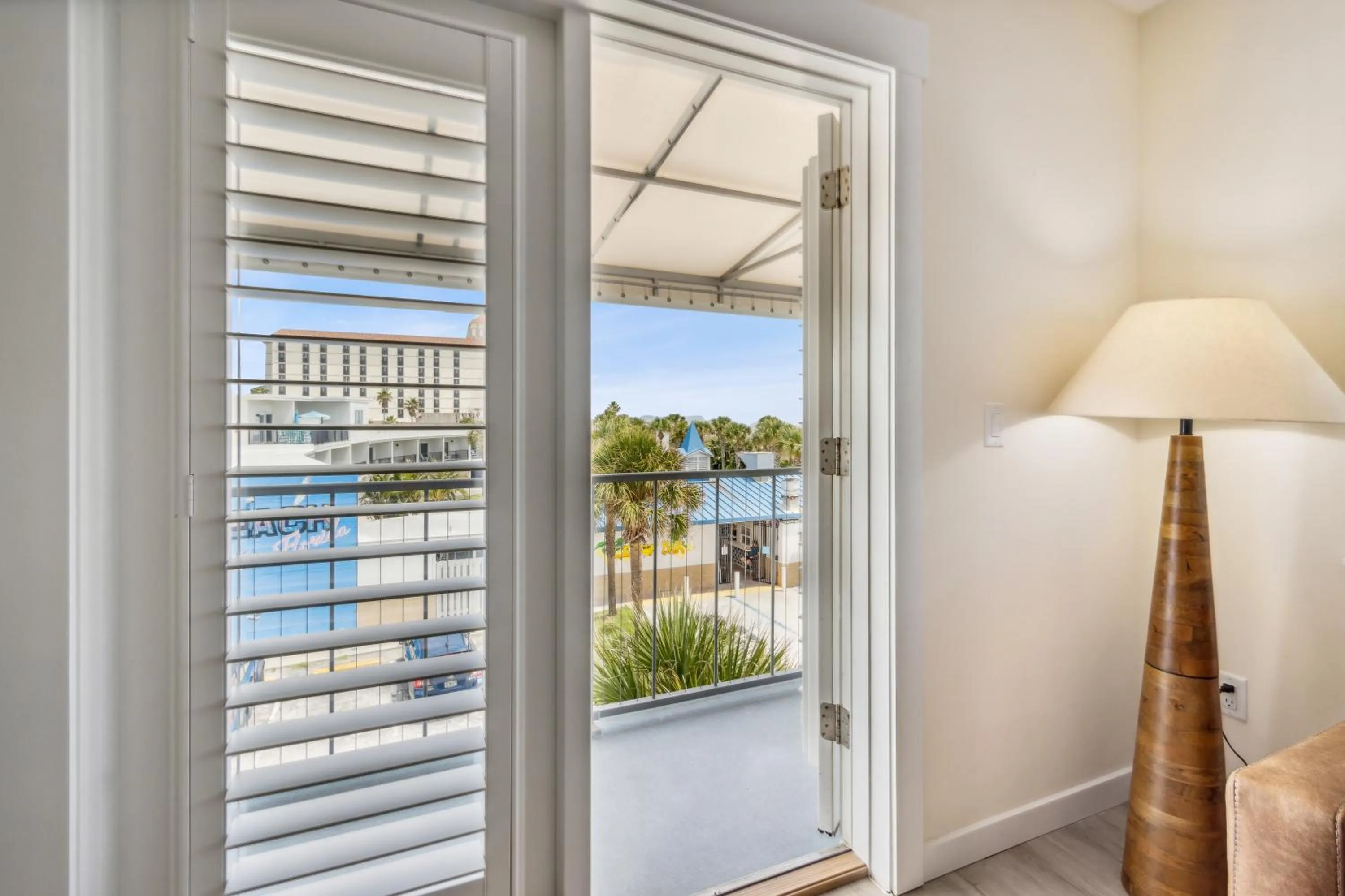 Balcony/Terrace in Seahorse Oceanfront Inn