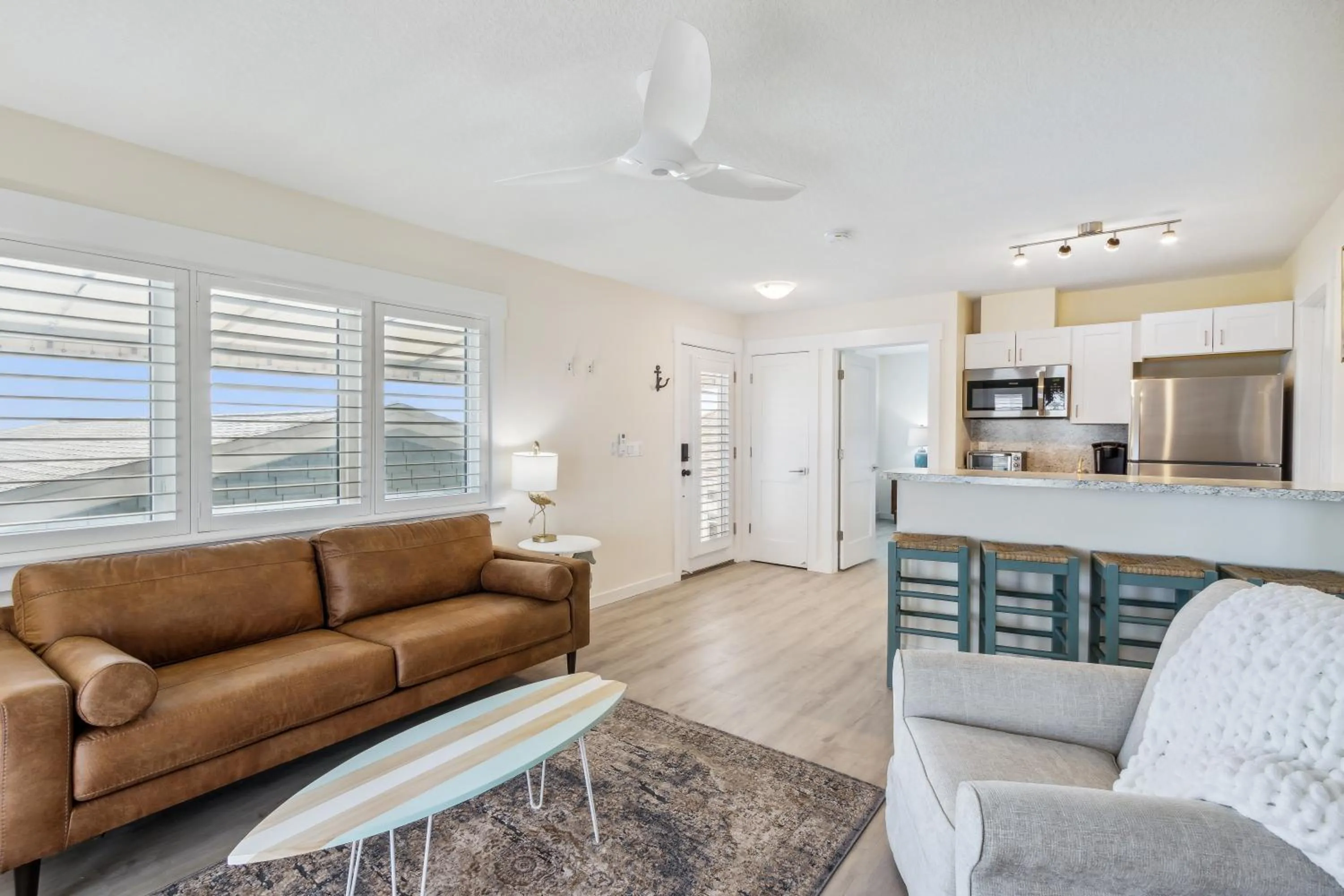 Kitchen or kitchenette in Seahorse Oceanfront Inn