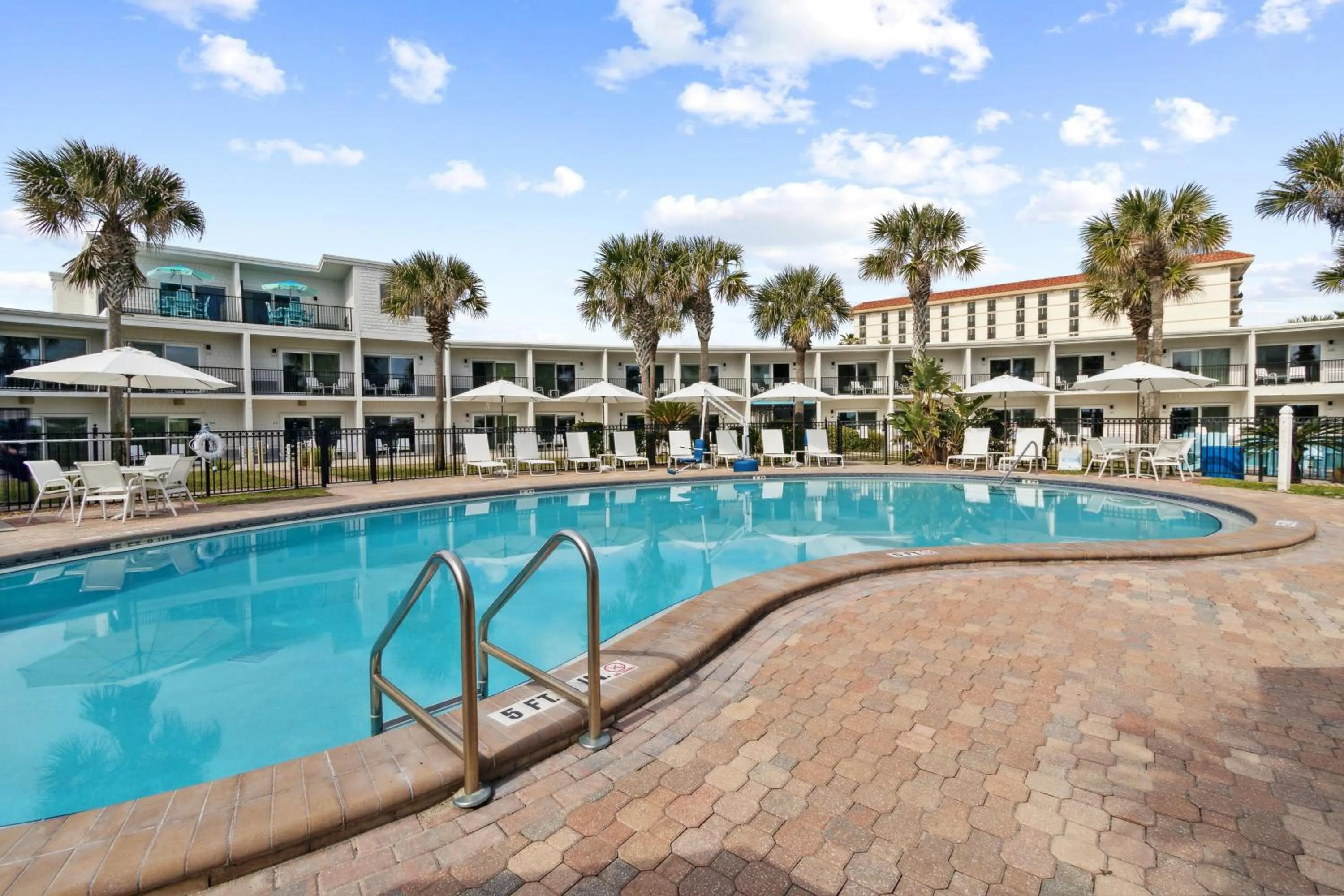 Property building in Seahorse Oceanfront Inn
