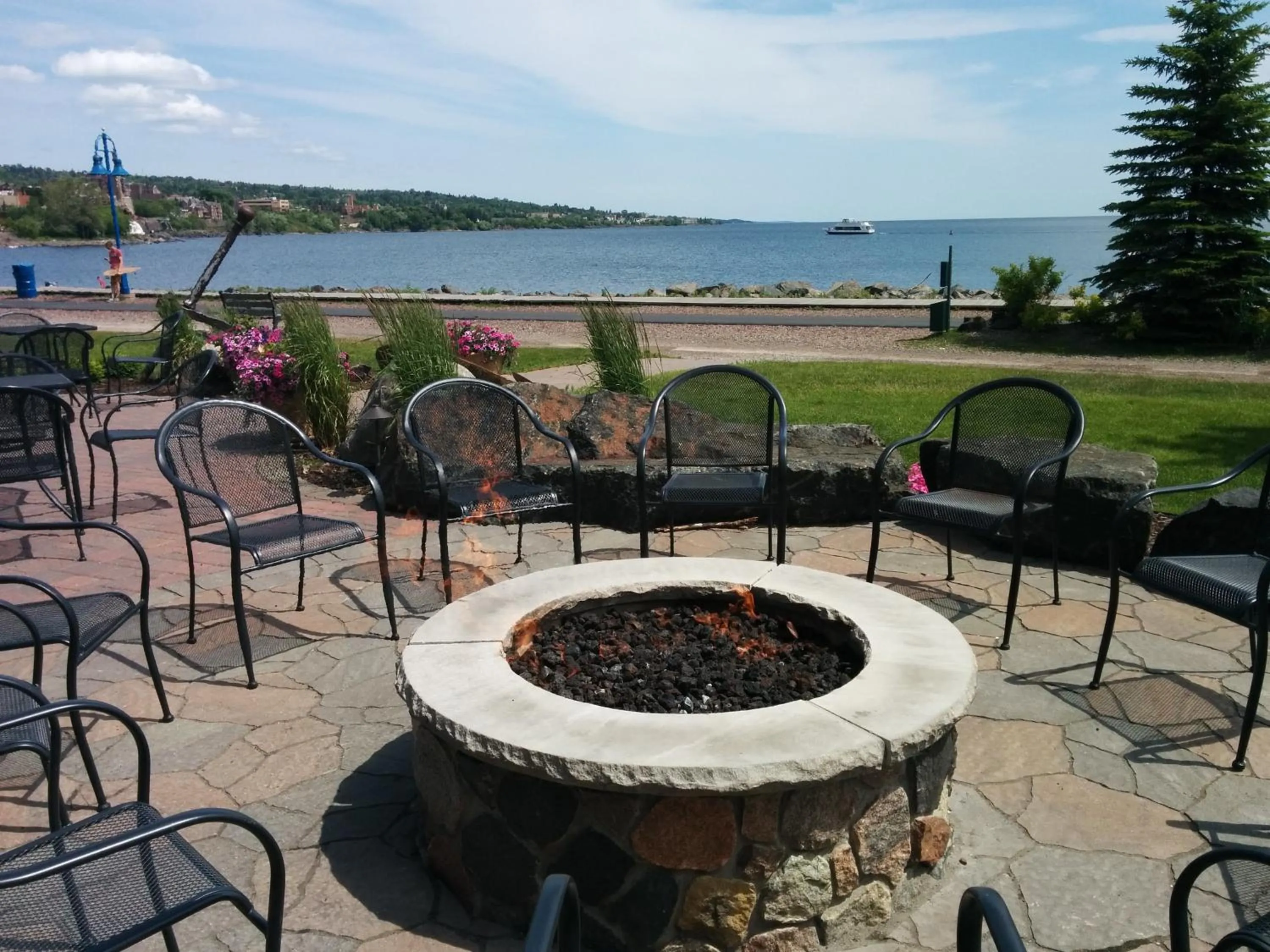 Patio in Canal Park Lodge