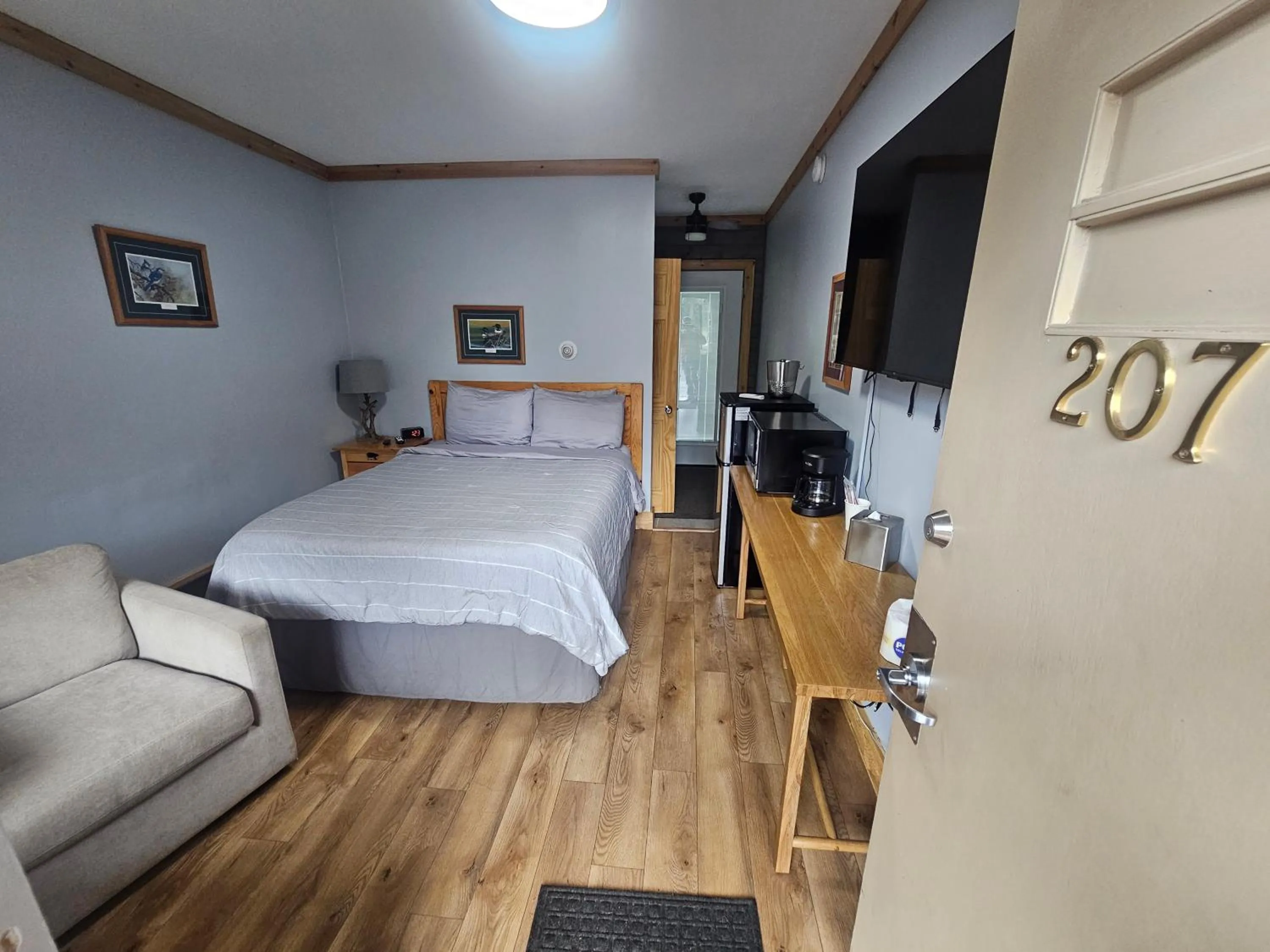 Bed in Willard Munger Inn