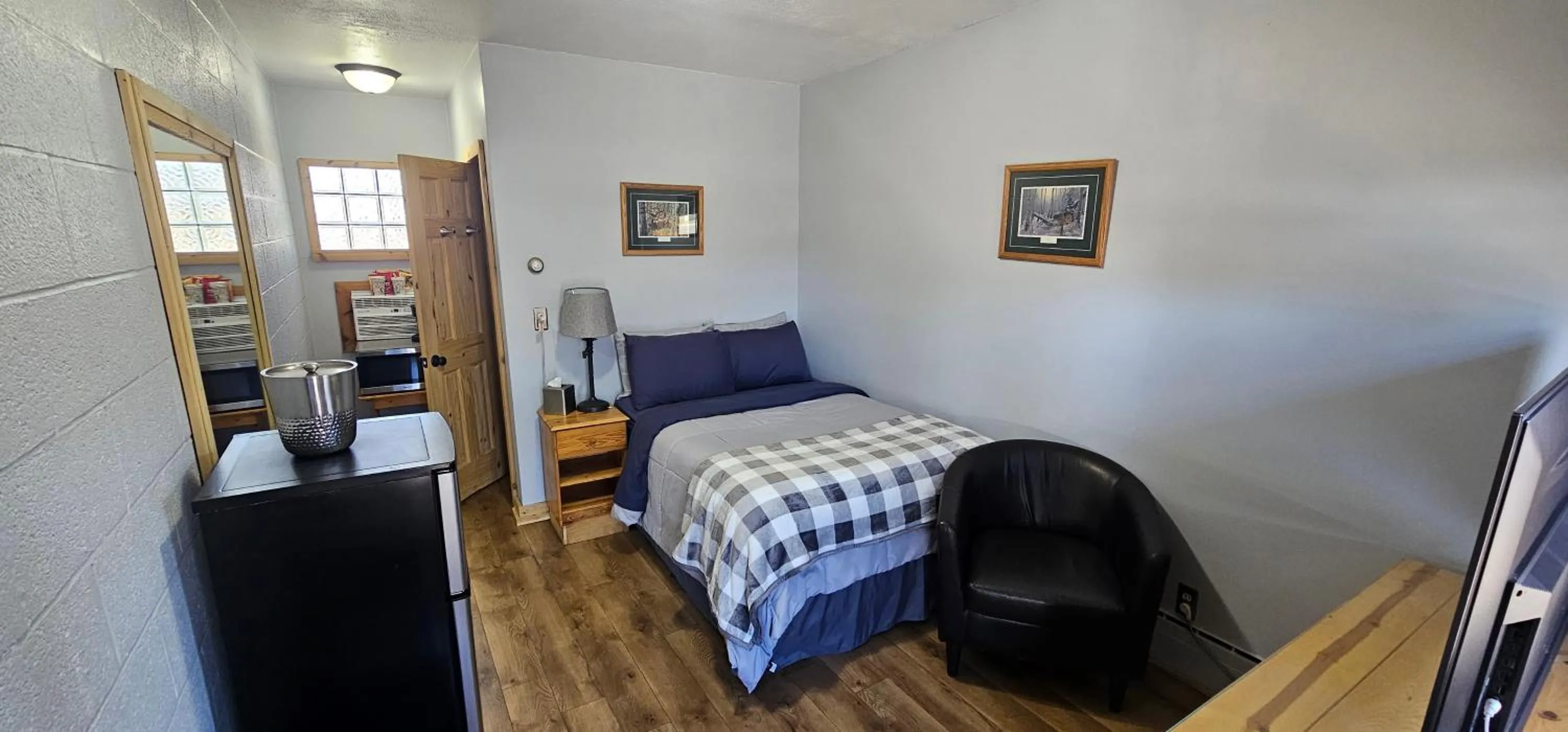 Bed in Willard Munger Inn