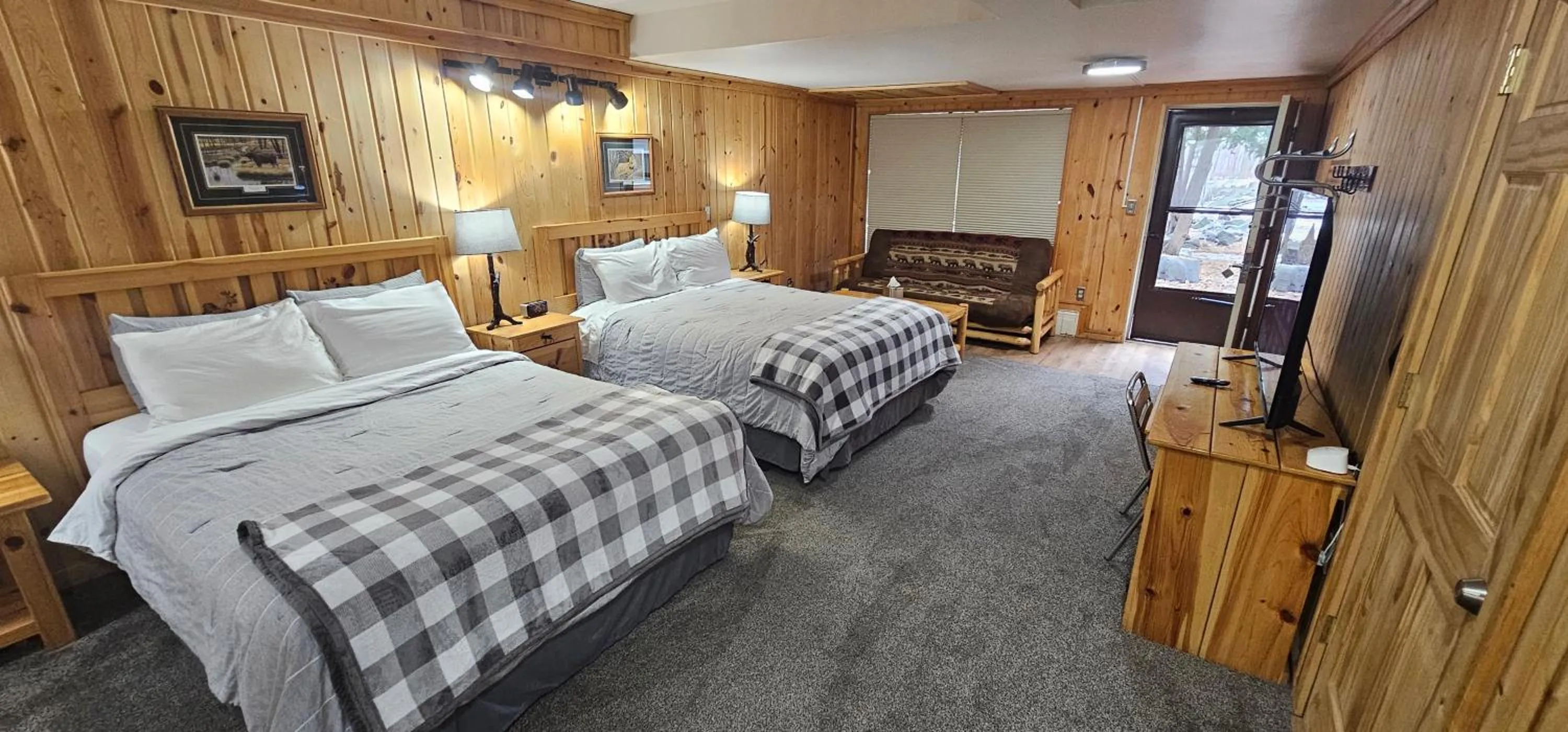 Bed in Willard Munger Inn