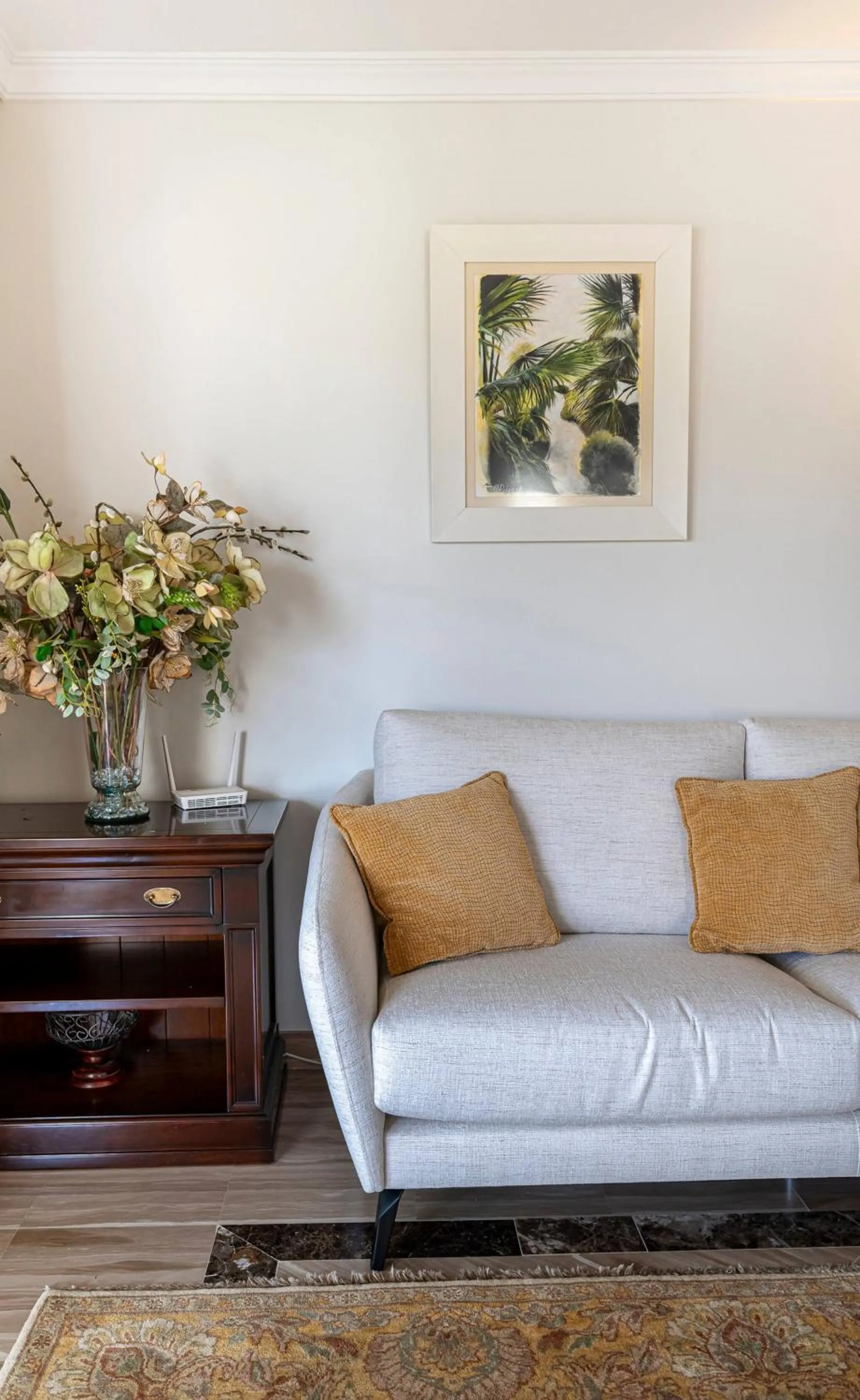 Communal lounge/ TV room in Awesome 3 Br Apart. w/ 4 Terraces, Pool & Parking