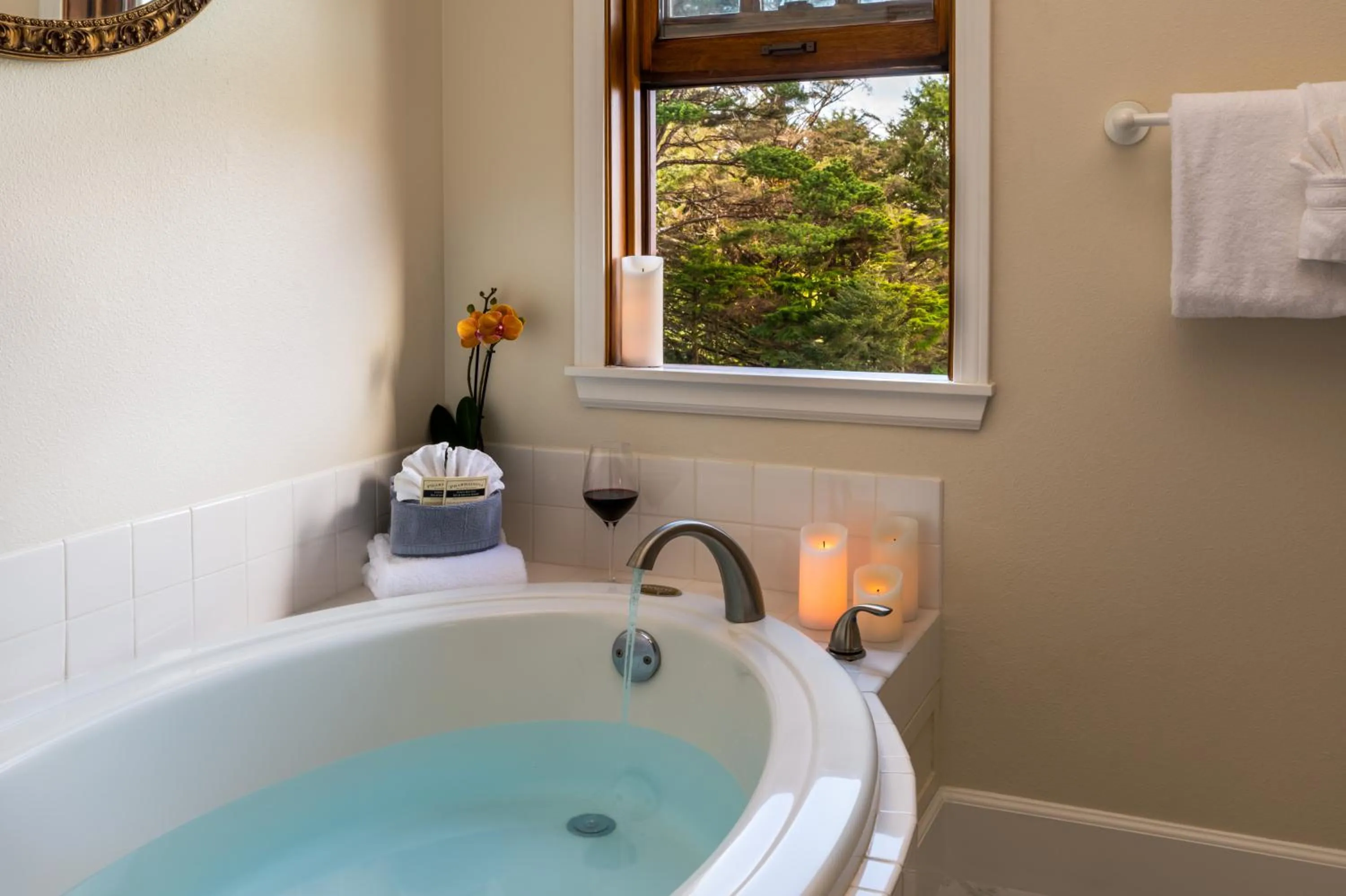 Bath in Arch Cape Inn and Retreat