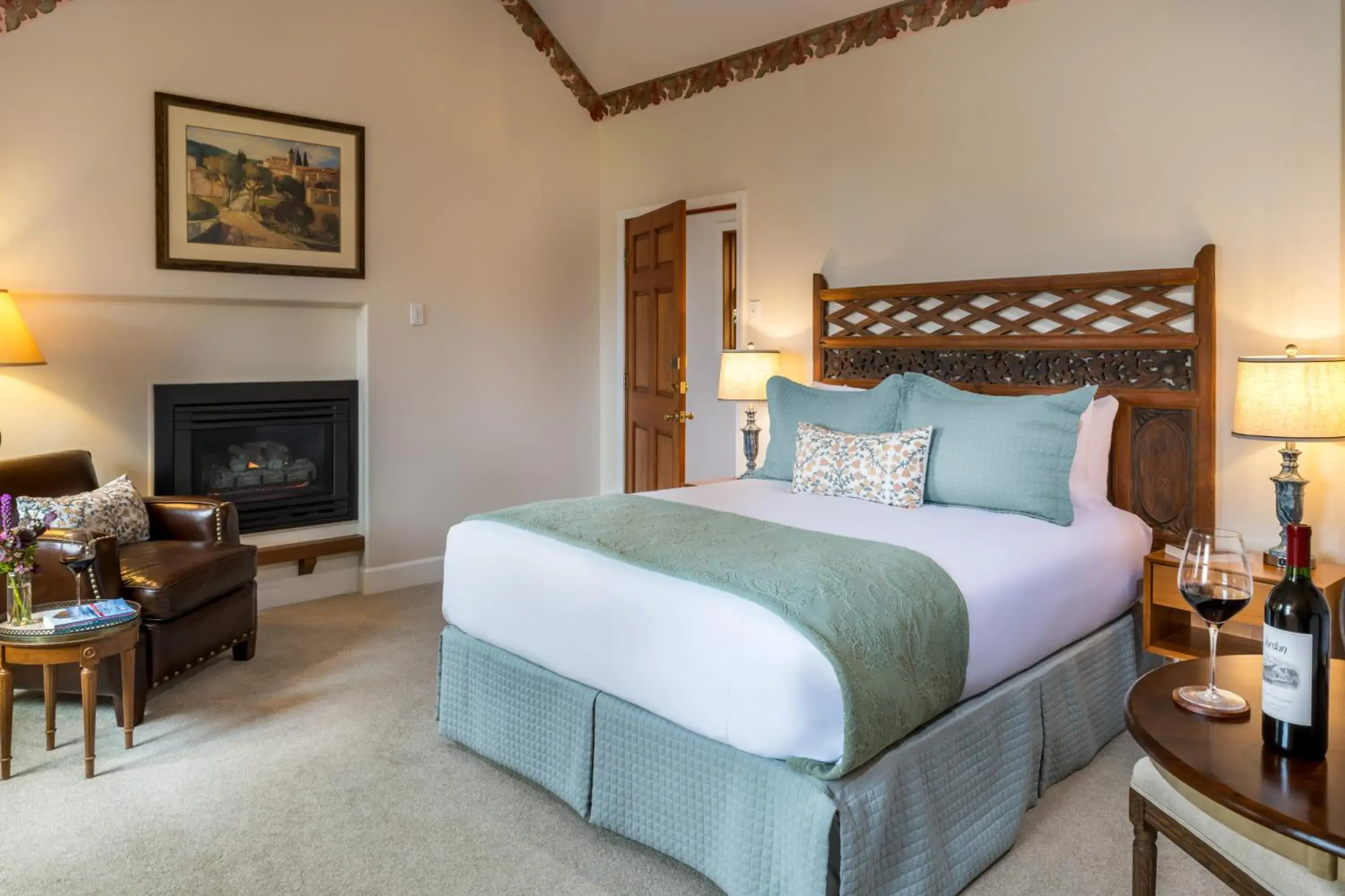 Barcelona: Queen Room with Ocean View-Adults Only-No Pets in Arch Cape Inn and Retreat Barcelona: Queen Room with Ocean View-Adults Only-No Pets in Arch Cape Inn and Retreat