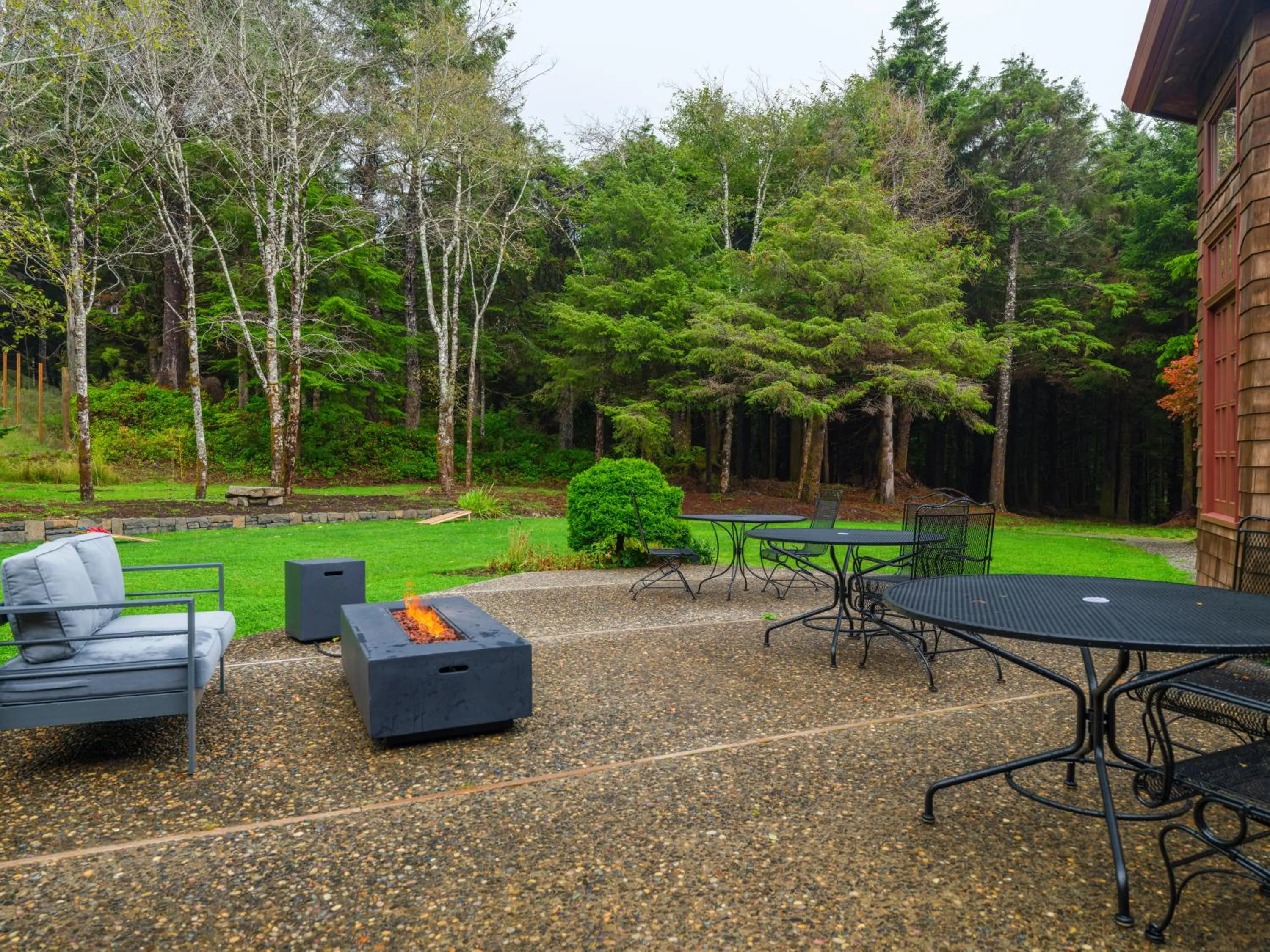 Patio in Arch Cape Inn and Retreat