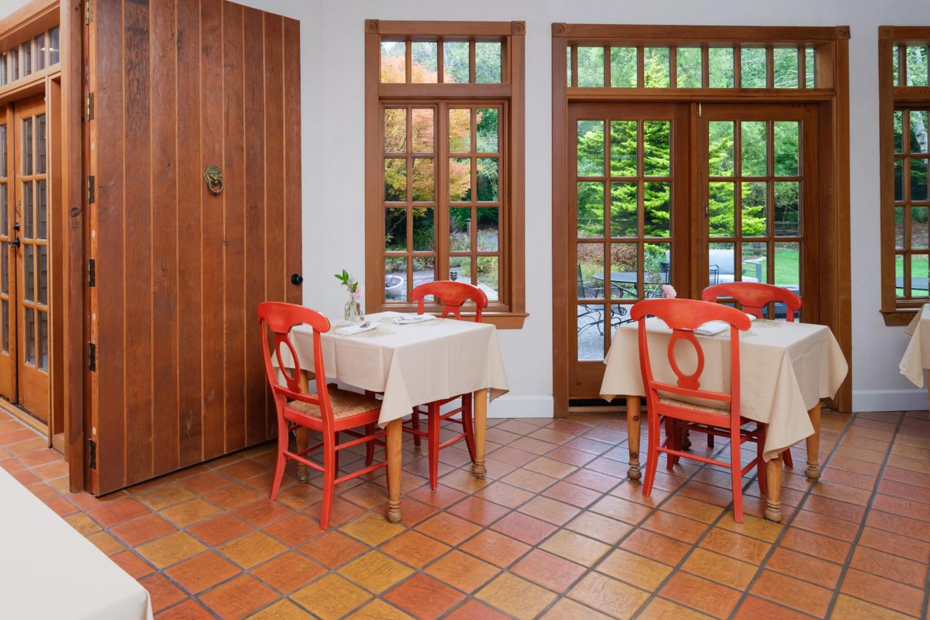 Dining area in Arch Cape Inn and Retreat