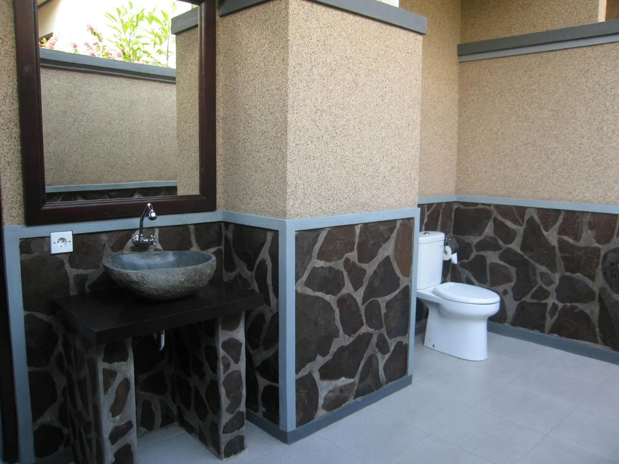 Toilet in Magus Homestay