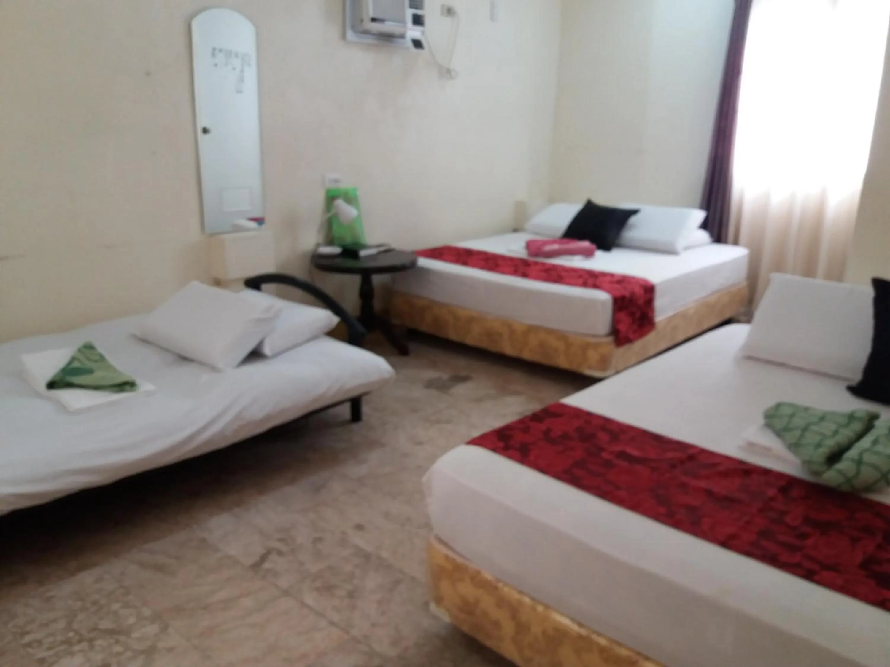 Photo of the whole room, Bed in Sascha's Resort Oslob