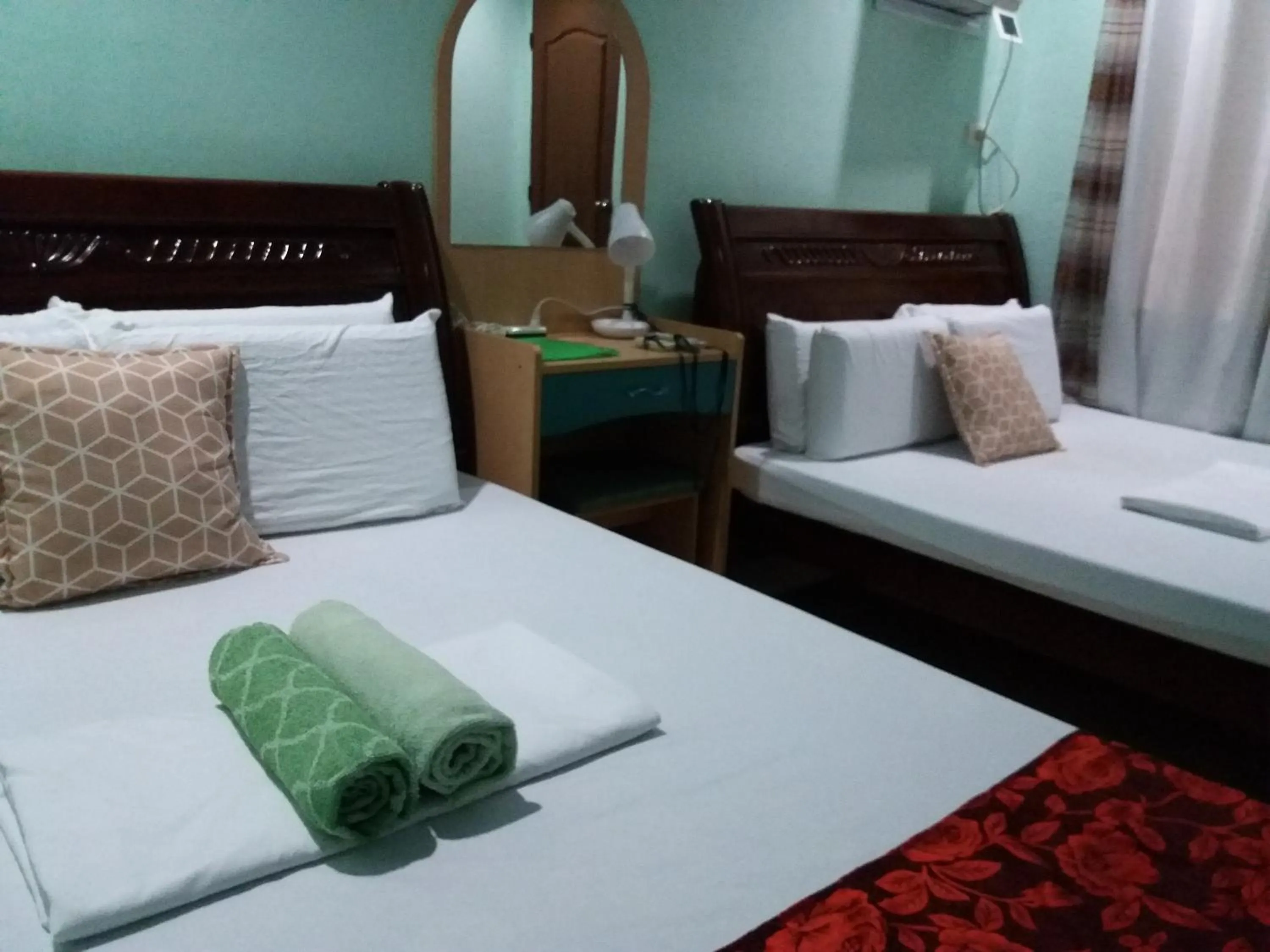 Bed in Sascha's Resort Oslob