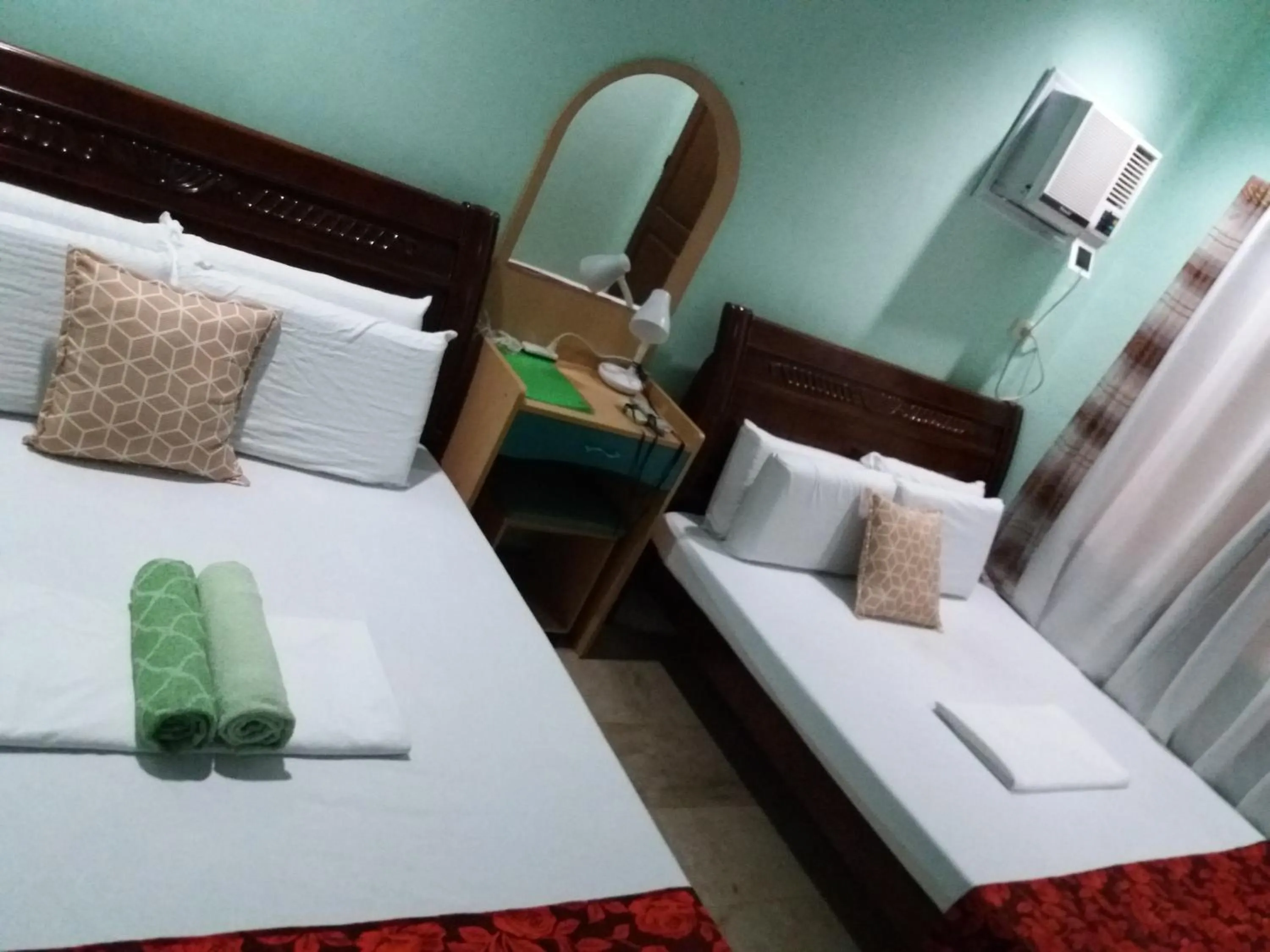 Bed in Sascha's Resort Oslob