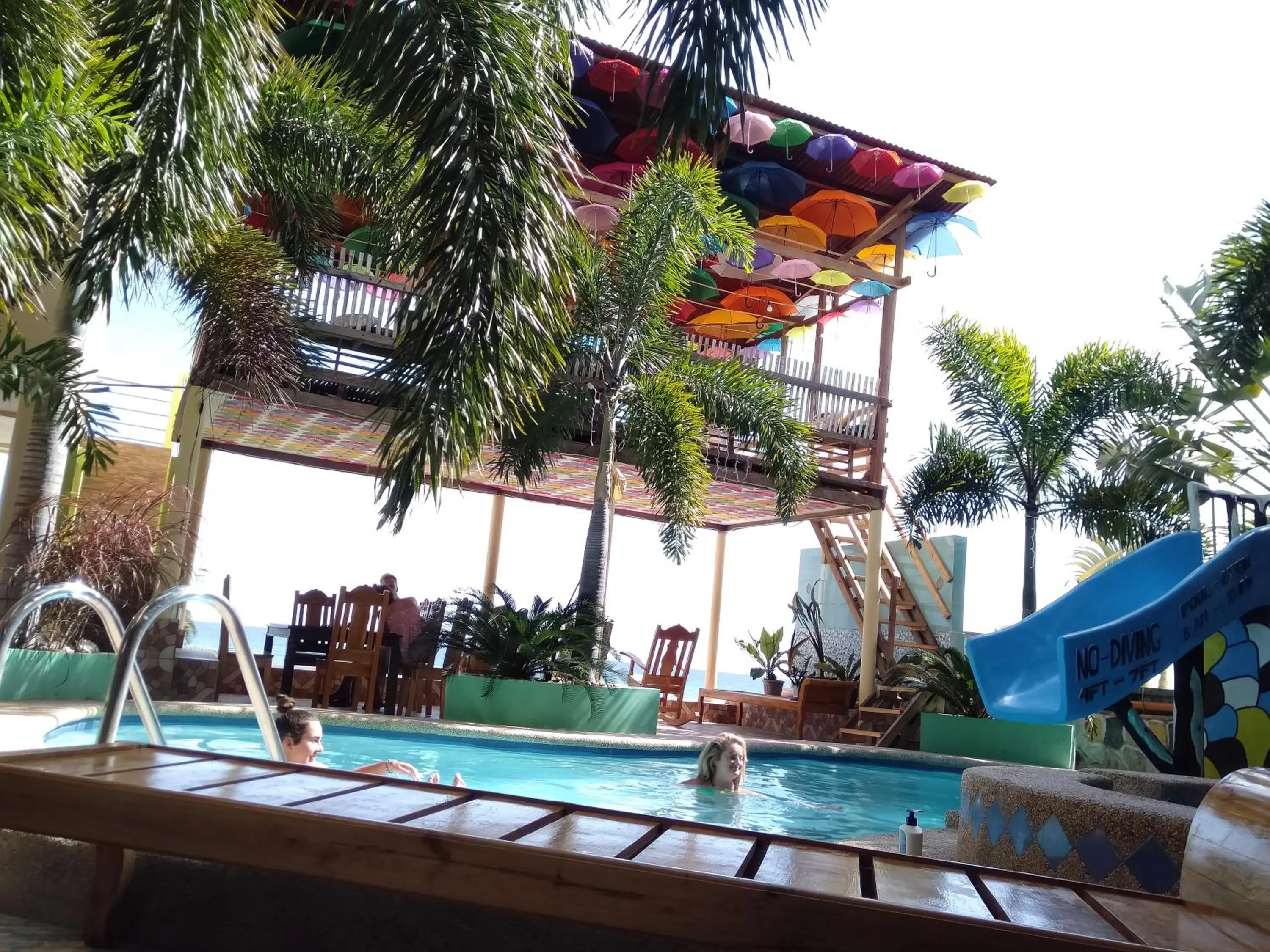 Evening entertainment in Sascha's Resort Oslob