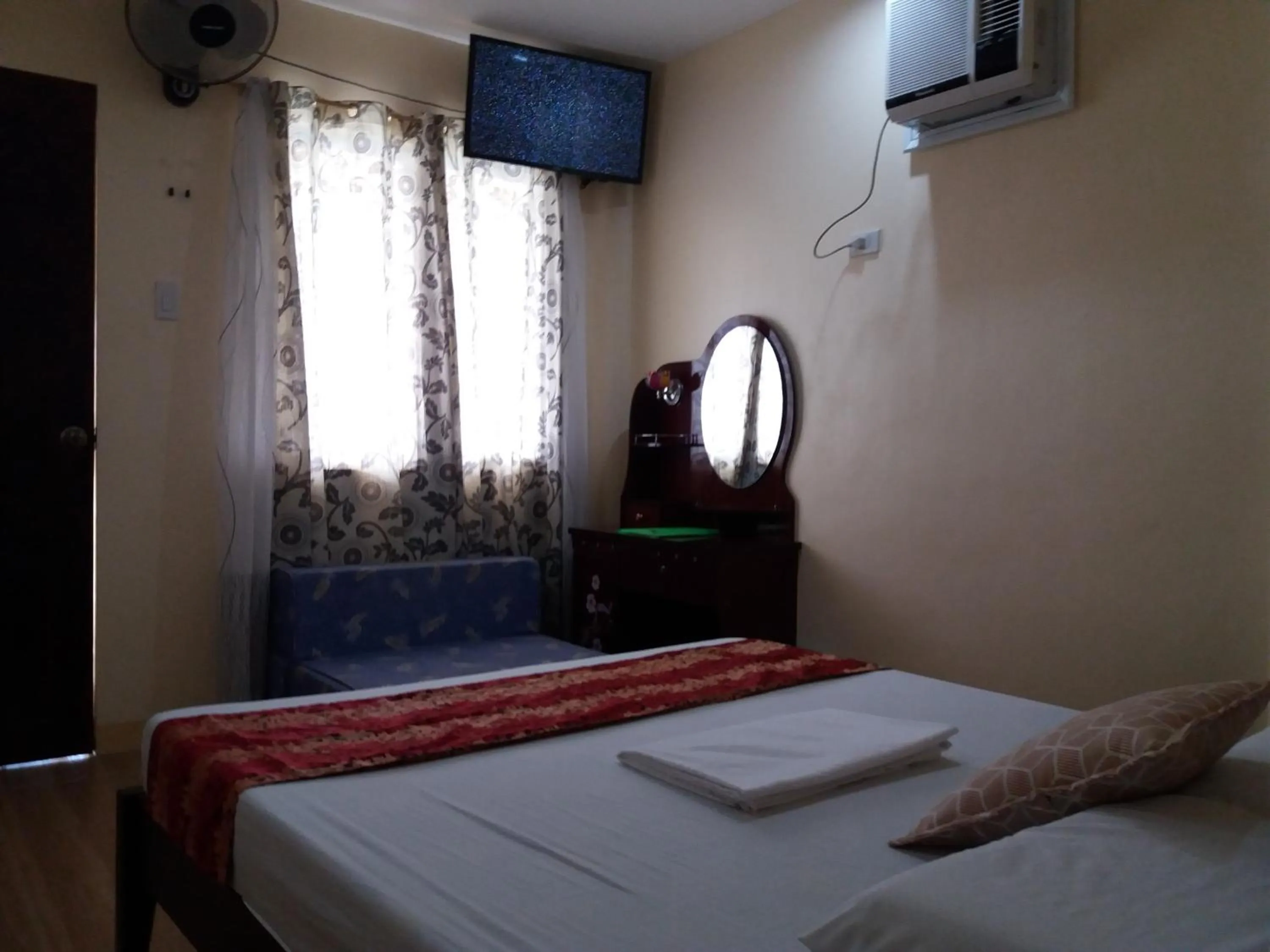 Bed in Sascha's Resort Oslob