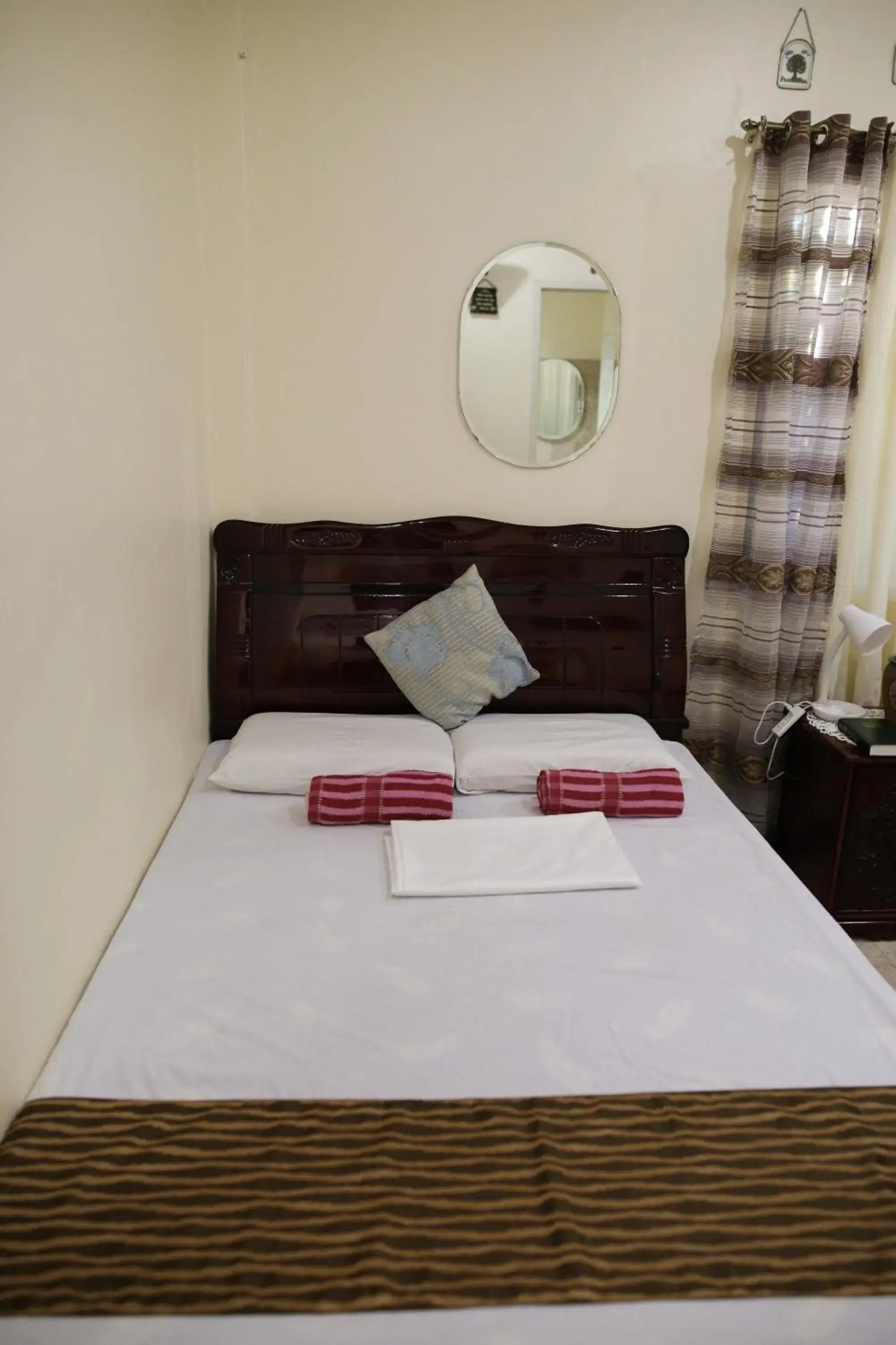 Budget Double Room in Sascha's Resort Oslob Budget Double Room in Sascha's Resort Oslob