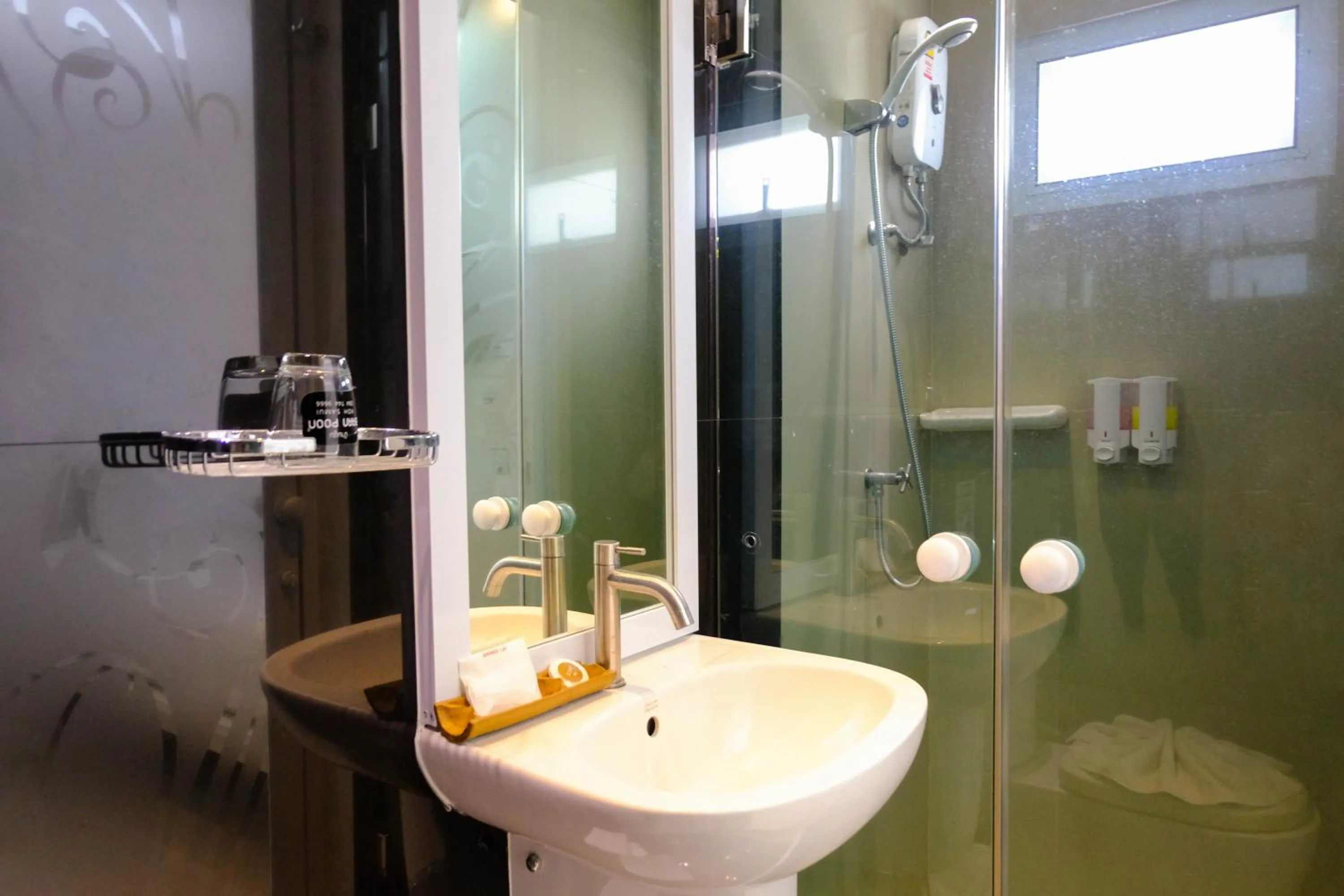 Bathroom in Baanpoon Apartment