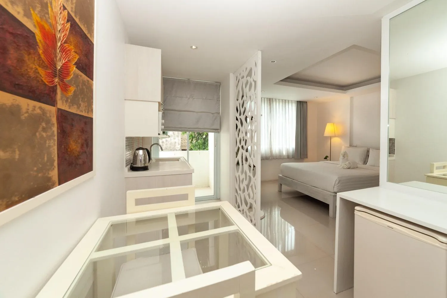 Balcony/Terrace, Bed in Baanpoon Apartment